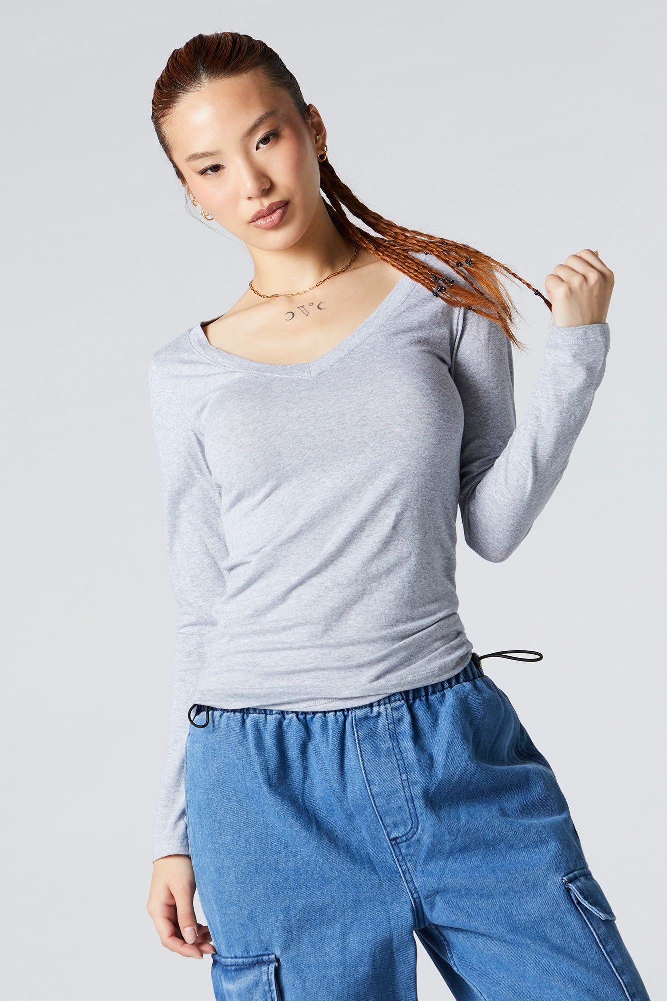 Haut uni à manches longues avec encolure en V sold by Urban Planet product image thumbnail 4