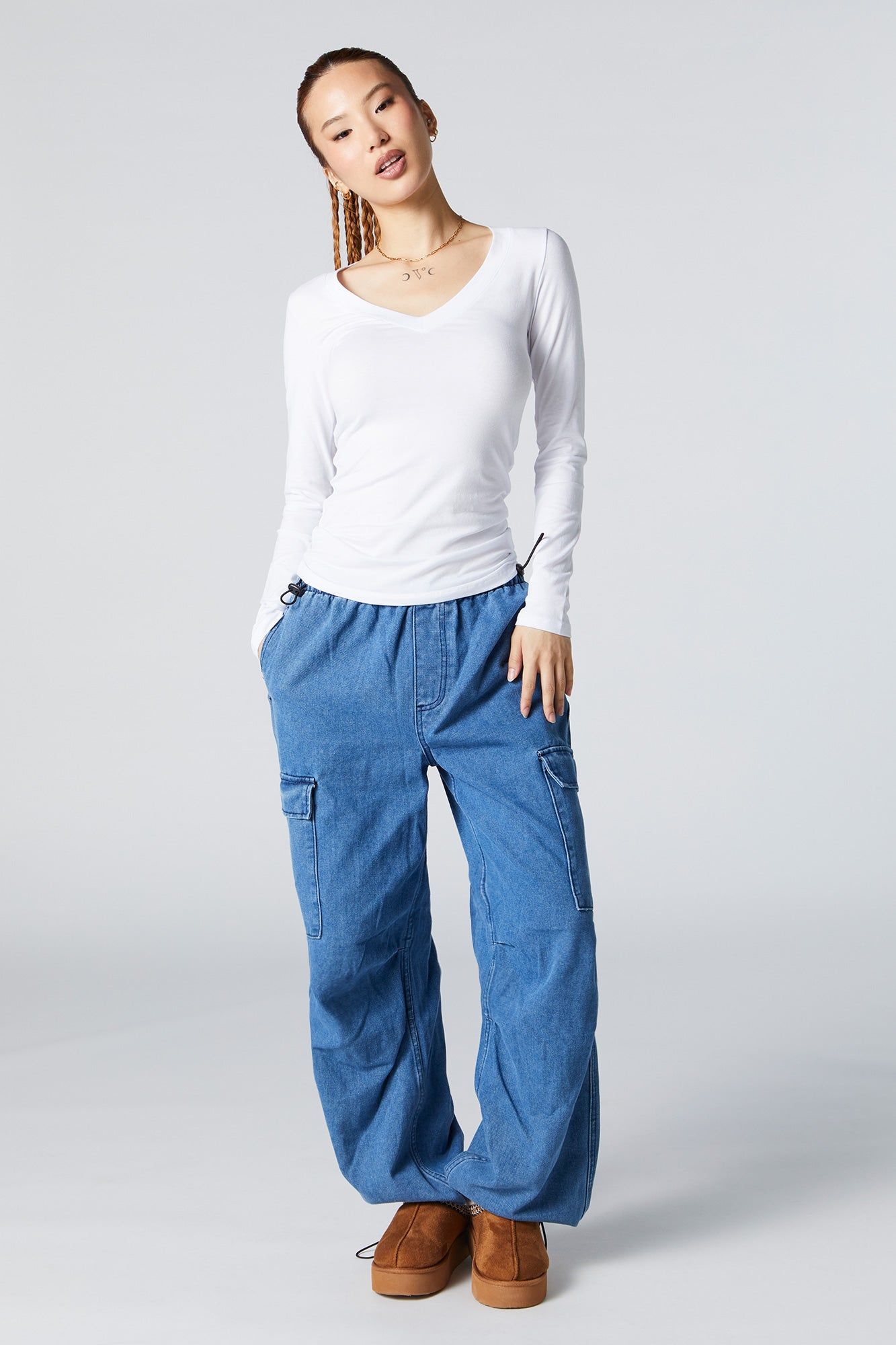 Haut uni à manches longues avec encolure en V sold by Urban Planet product image thumbnail 3