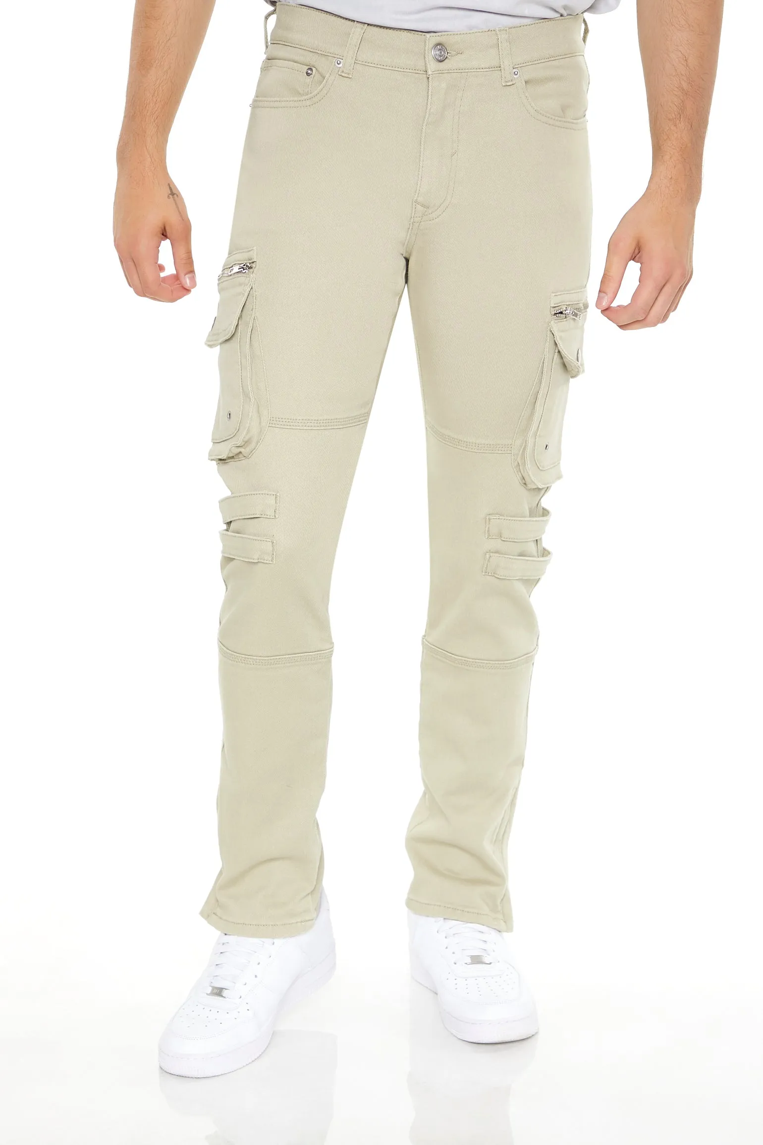 Jean cargo utilitaire mince avec poches à fermeture à glissière sold by Urban Planet