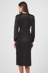 Robe midi torsadée en satin sold by Urban Planet