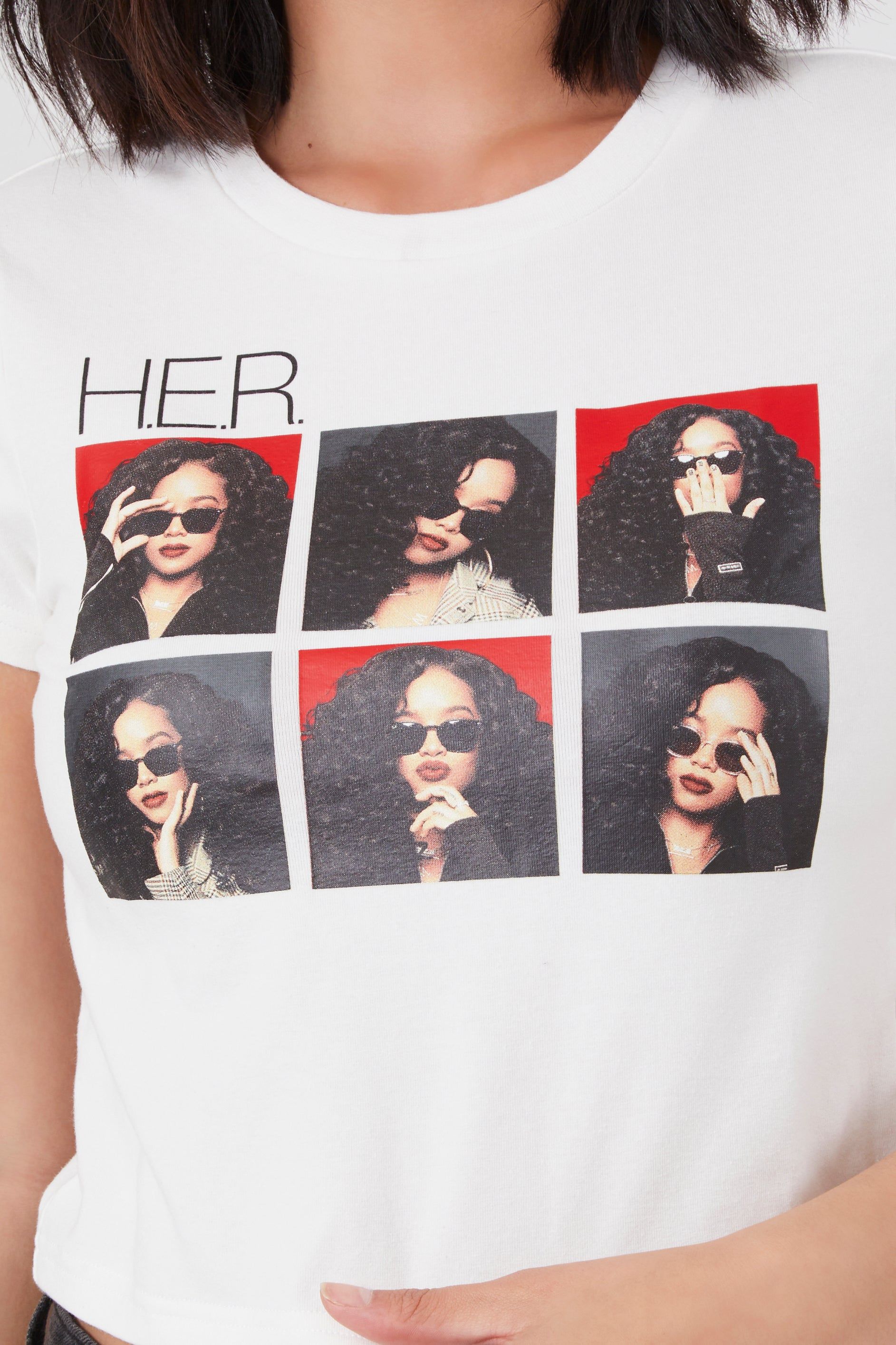 T-shirt ultracourt à imprimé HER sold by Urban Planet product image thumbnail 5