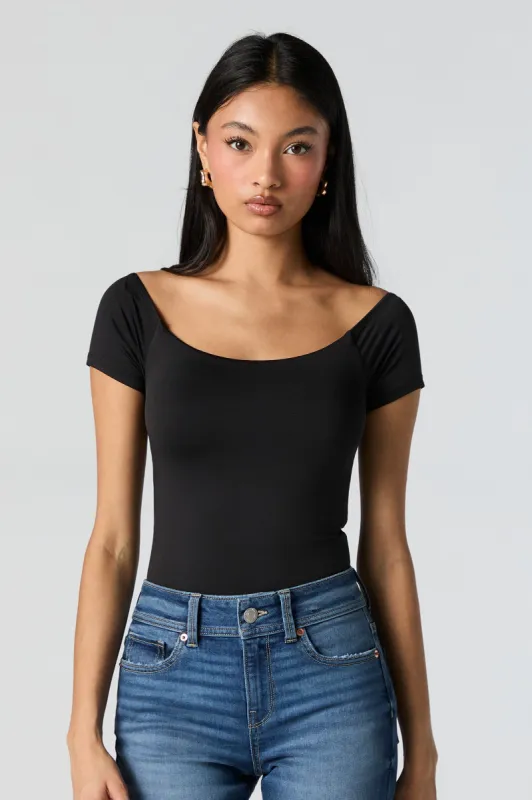 Maillot profilé à manches courtes et épaules dégagées sold by Urban Planet