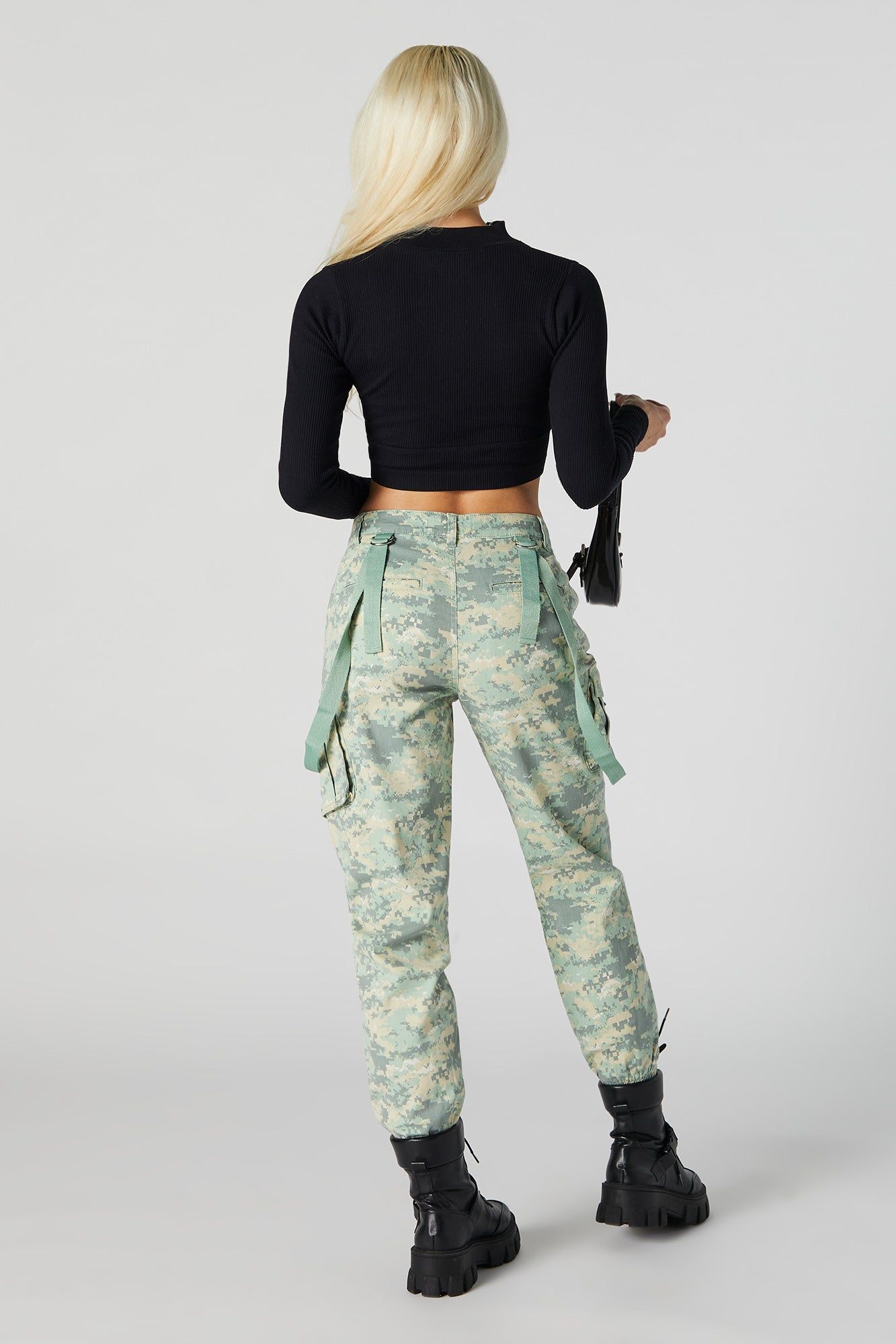 Jogger cargo utilitaire avec motif camouflage sold by Urban Planet product image thumbnail 3