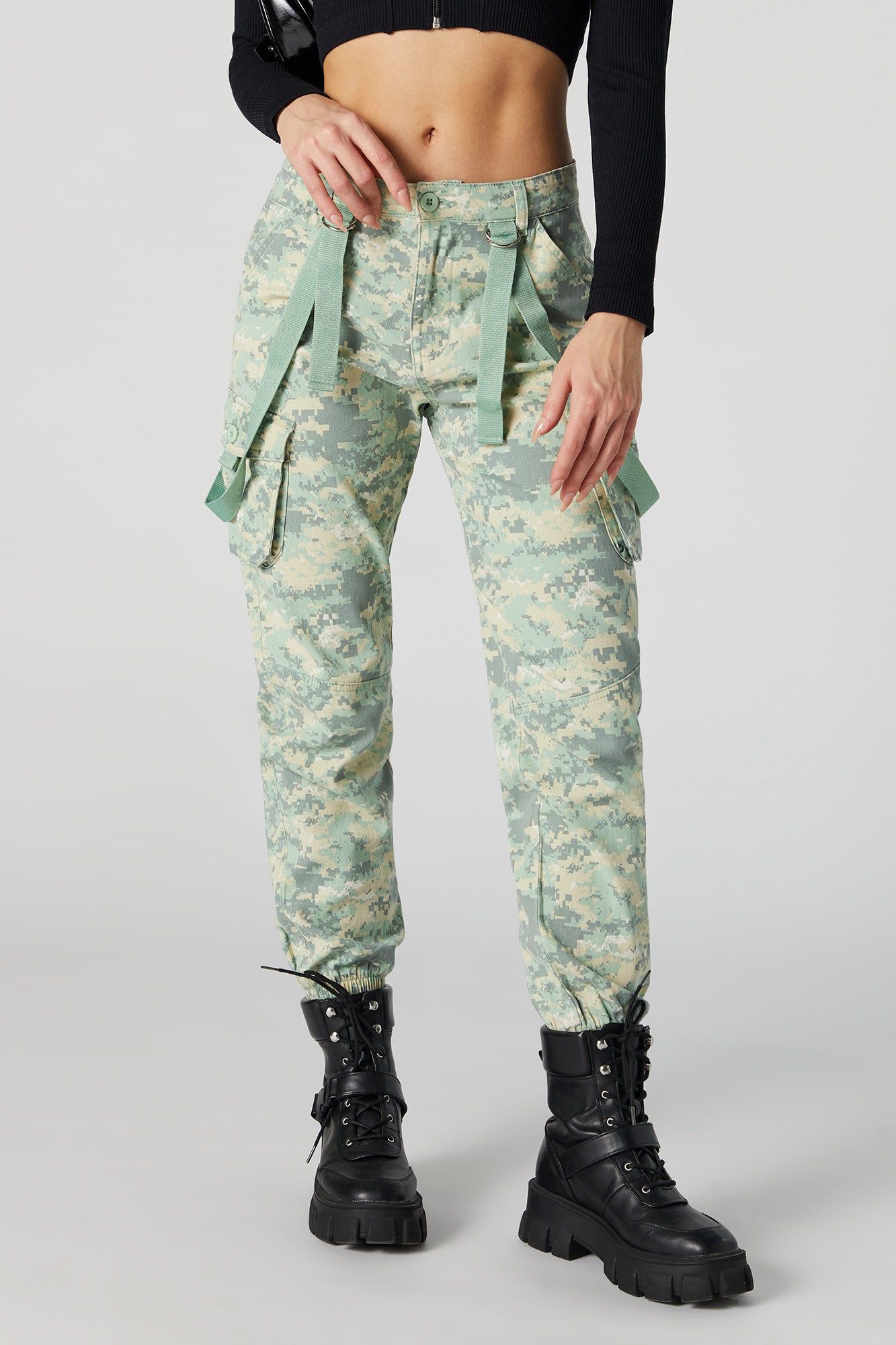 Jogger cargo utilitaire avec motif camouflage sold by Urban Planet product image thumbnail 2