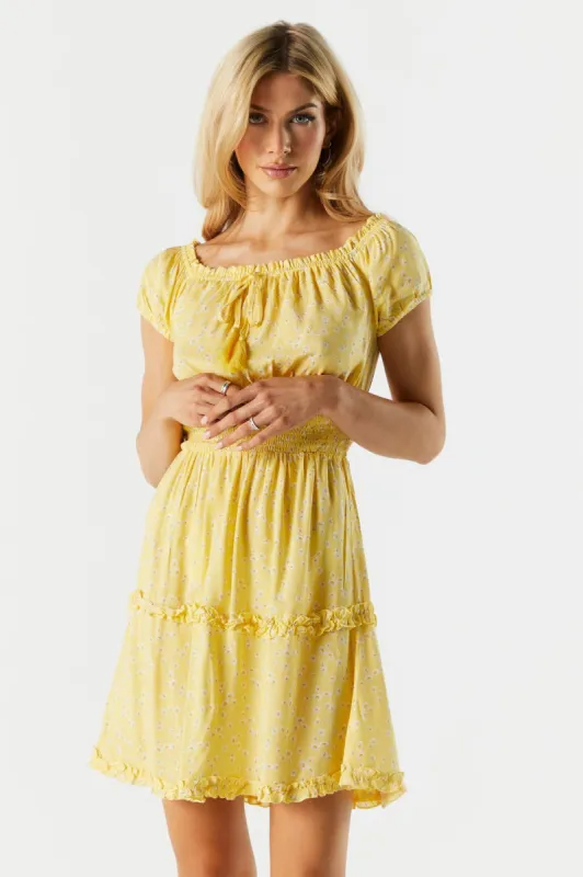 Robe volantée smockée fleurie jaune sold by Urban Planet