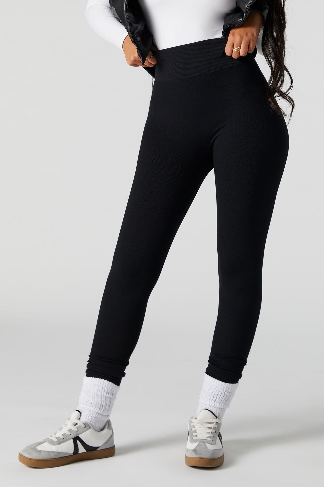 Legging doublé de similifourrure sold by Urban Planet product image thumbnail 5