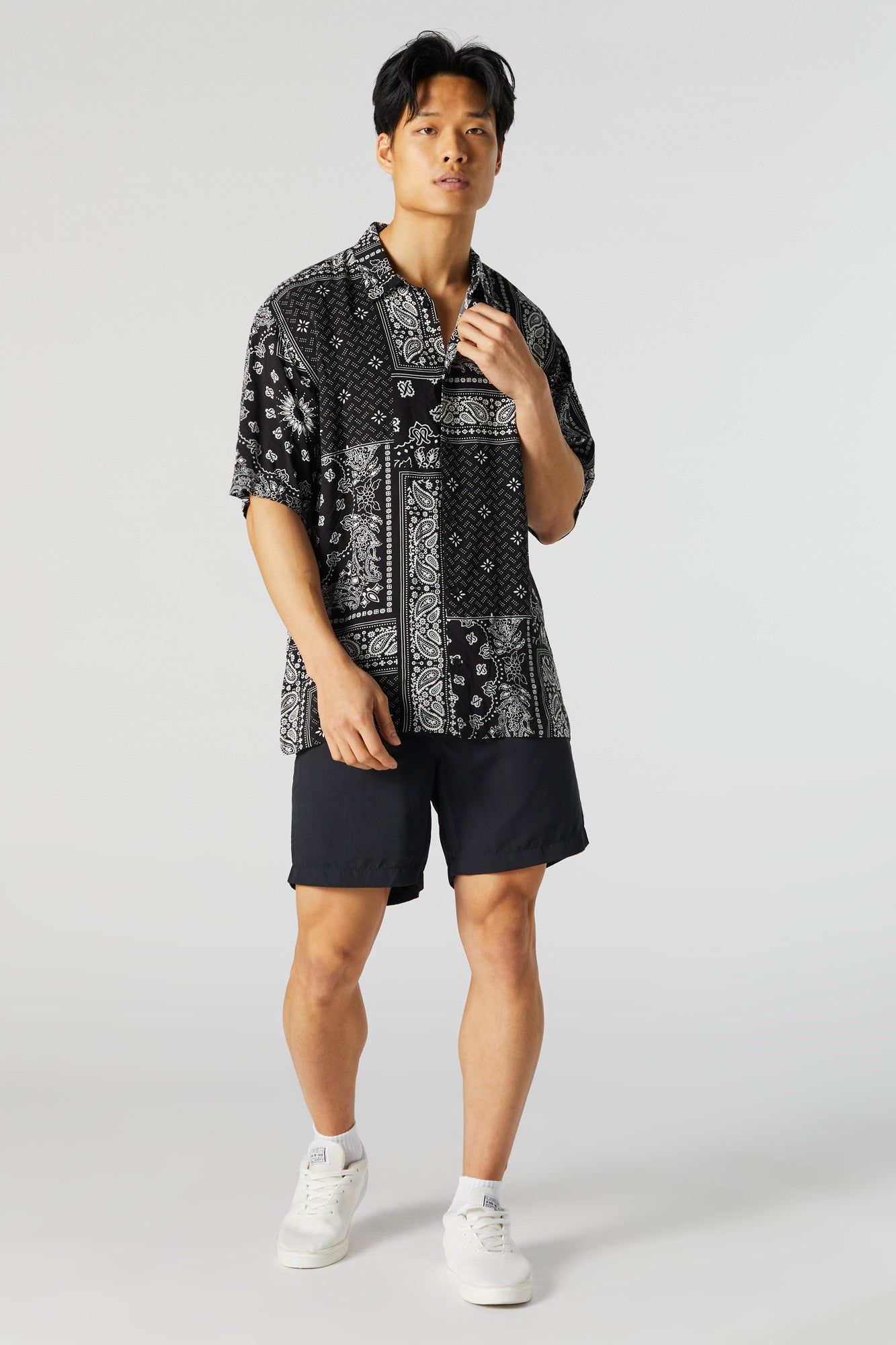 Haut boutonné avec motif cachemire sold by Urban Planet product image thumbnail 3