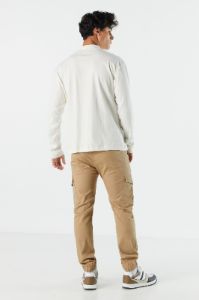 Pantalon cargo sold by Urban Planet