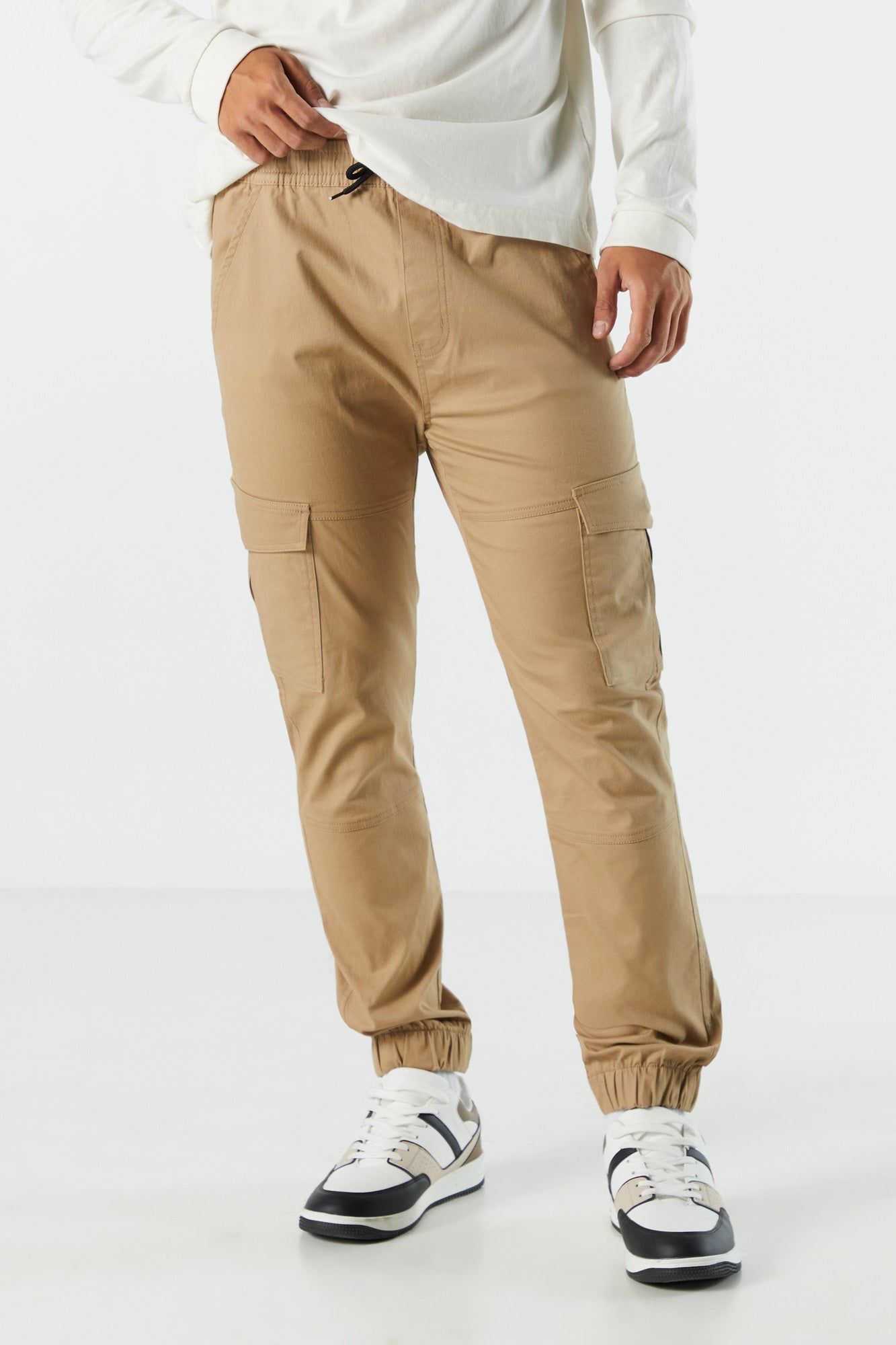 Pantalon cargo sold by Urban Planet