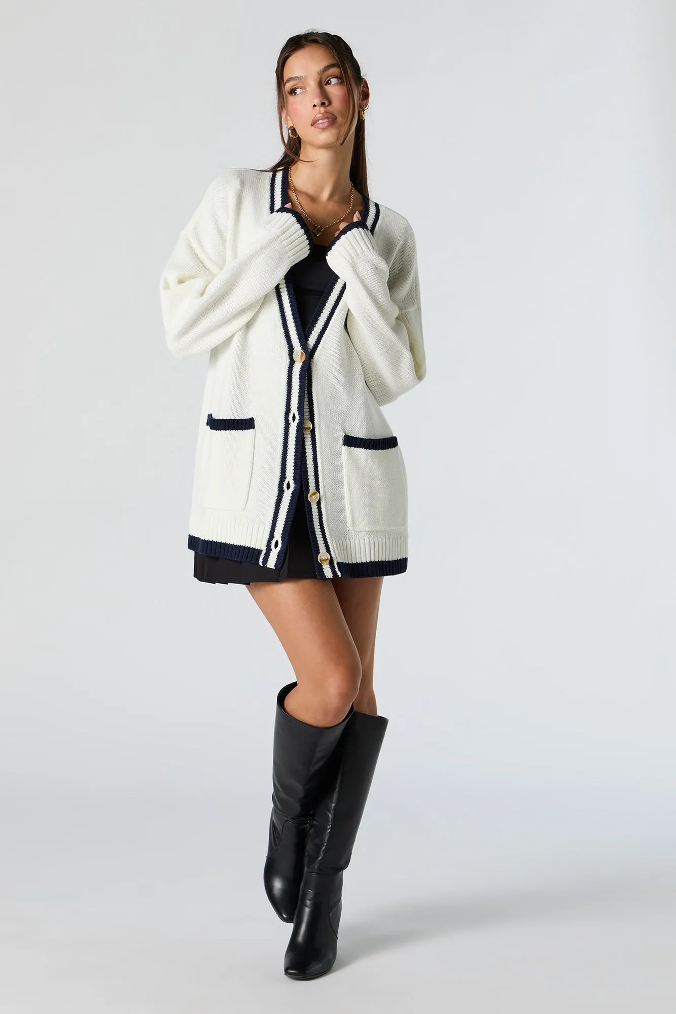 Cardigan boutonné en tricot avec motif brodé 86 en chenille sold by Urban Planet product image thumbnail 3