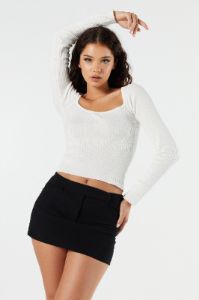 Chandail en tricot côtelé à décolleté en coeur sold by Urban Planet