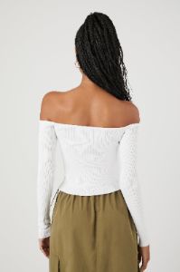 Haut en tricot avec épaules dénudées et agrafes sold by Urban Planet