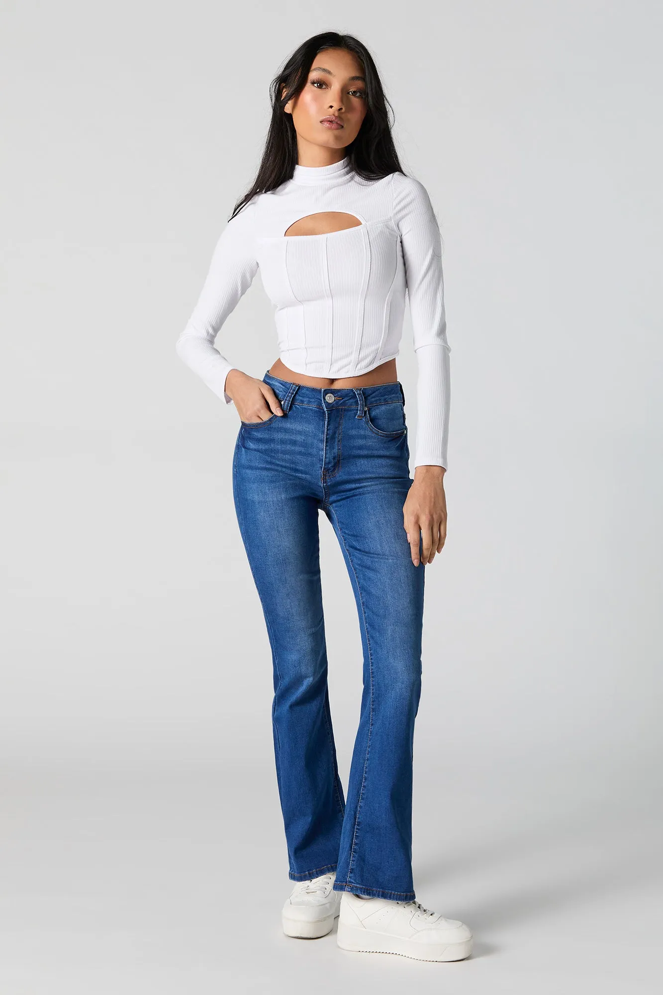 Jean mince à jambe évasée et taille haute sold by Urban Planet product image thumbnail 4