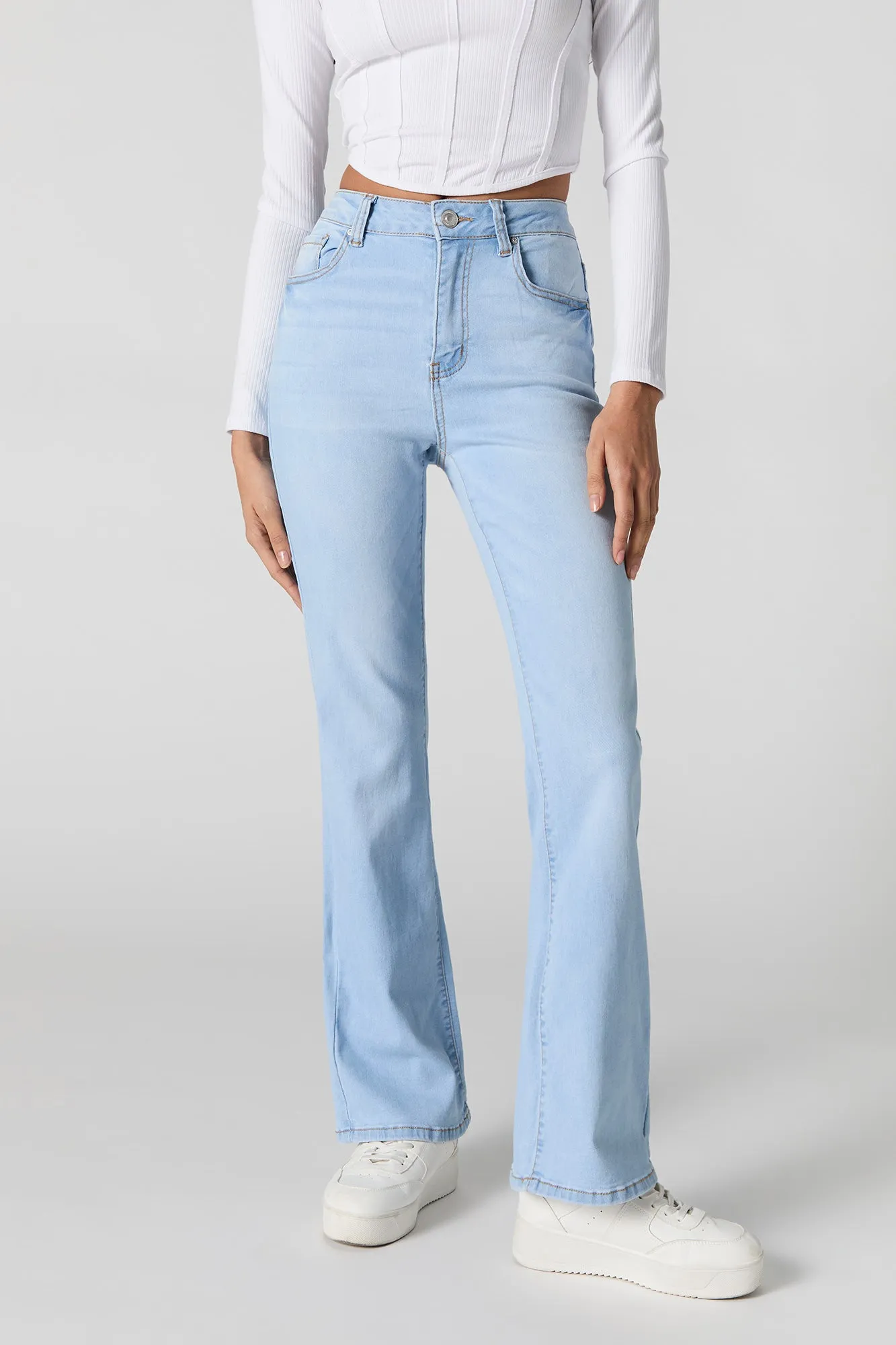 Jean mince à jambe évasée et taille haute sold by Urban Planet product image thumbnail 2