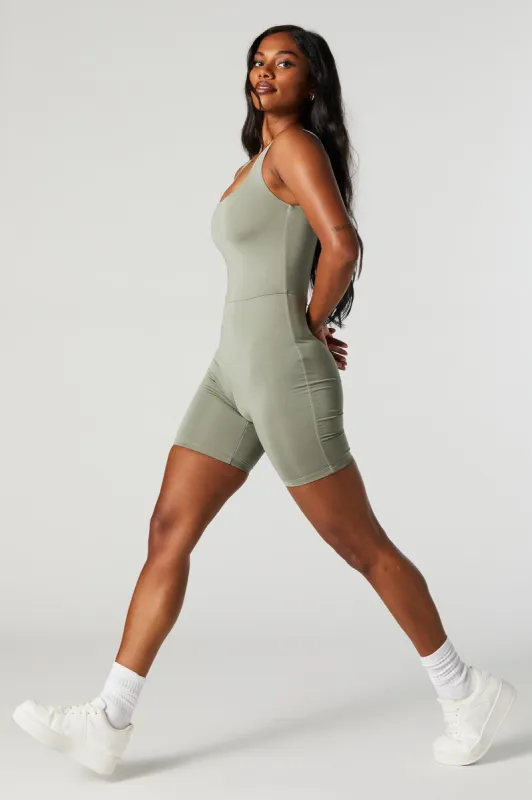 Combi-short profilé à encolure arrondie sold by Urban Planet