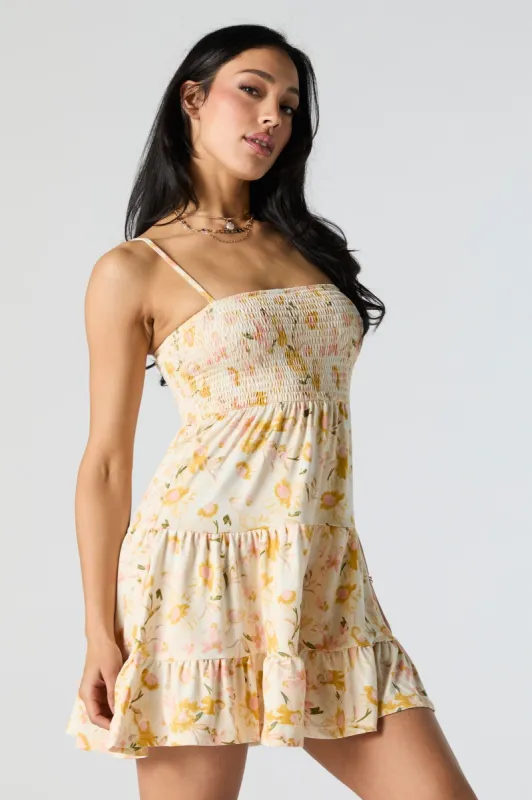 Minirobe volantée smockée fleurie sold by Urban Planet