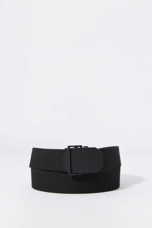 Ceinture en similicuir avec oeillets sold by Urban Planet