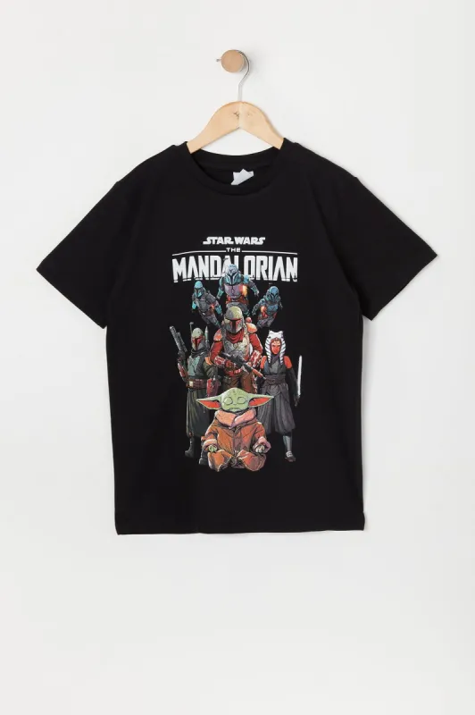 T-shirt à imprimé Mandalorian pour garçon sold by Urban Planet
