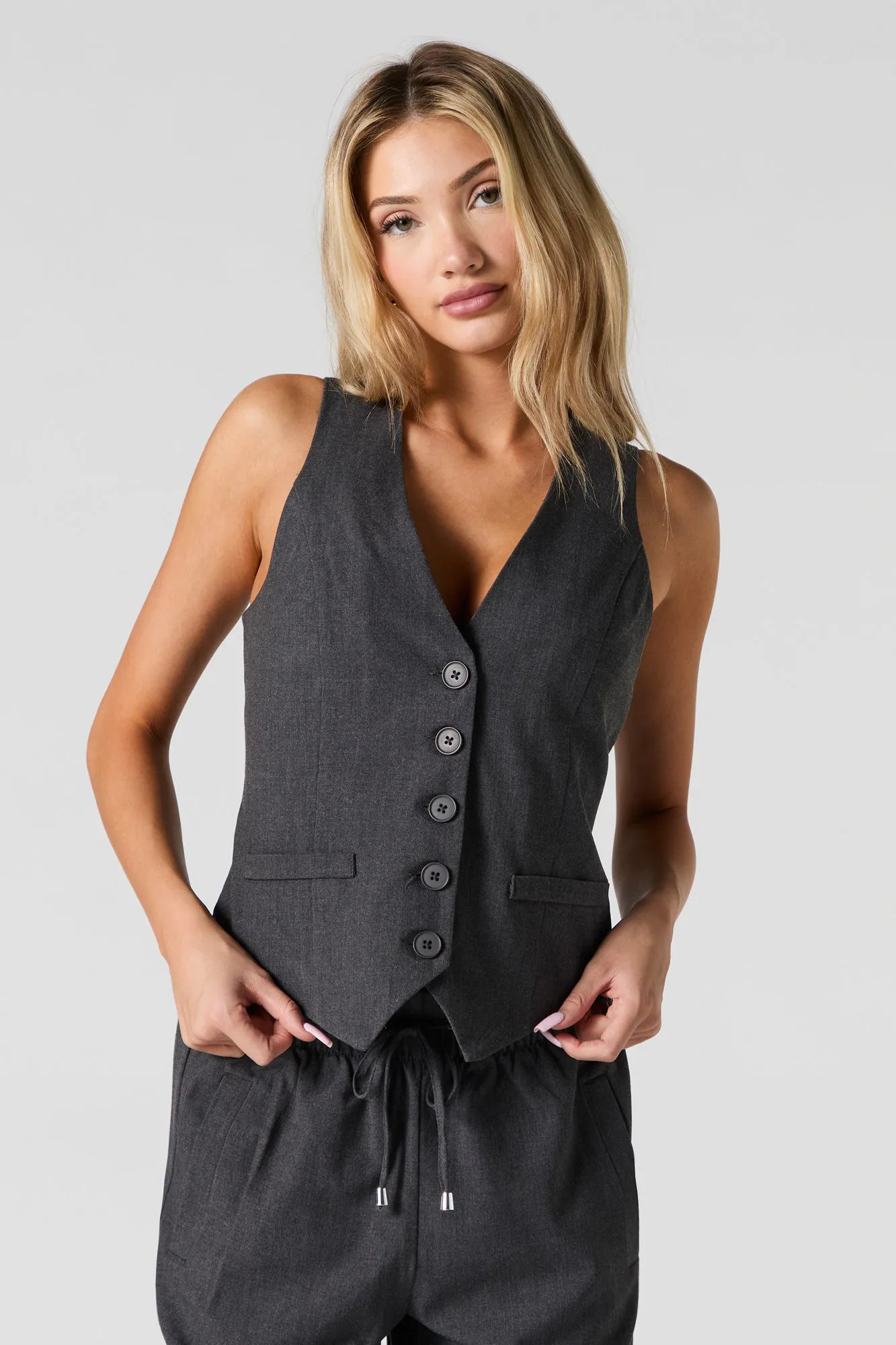 Veste boutonnée à encolure en v sold by Urban Planet