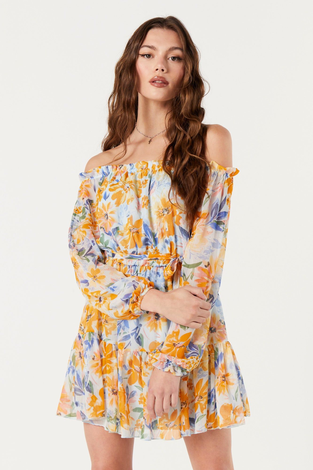 Minirobe fleurie à épaules dénudées sold by Urban Planet