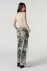 Pantalon cargo camouflage à jambe droite avec ourlet à barillet sold by Urban Planet