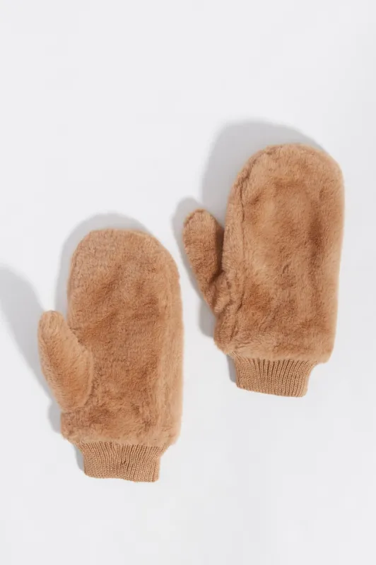 Mitaines en peluche sold by Urban Planet