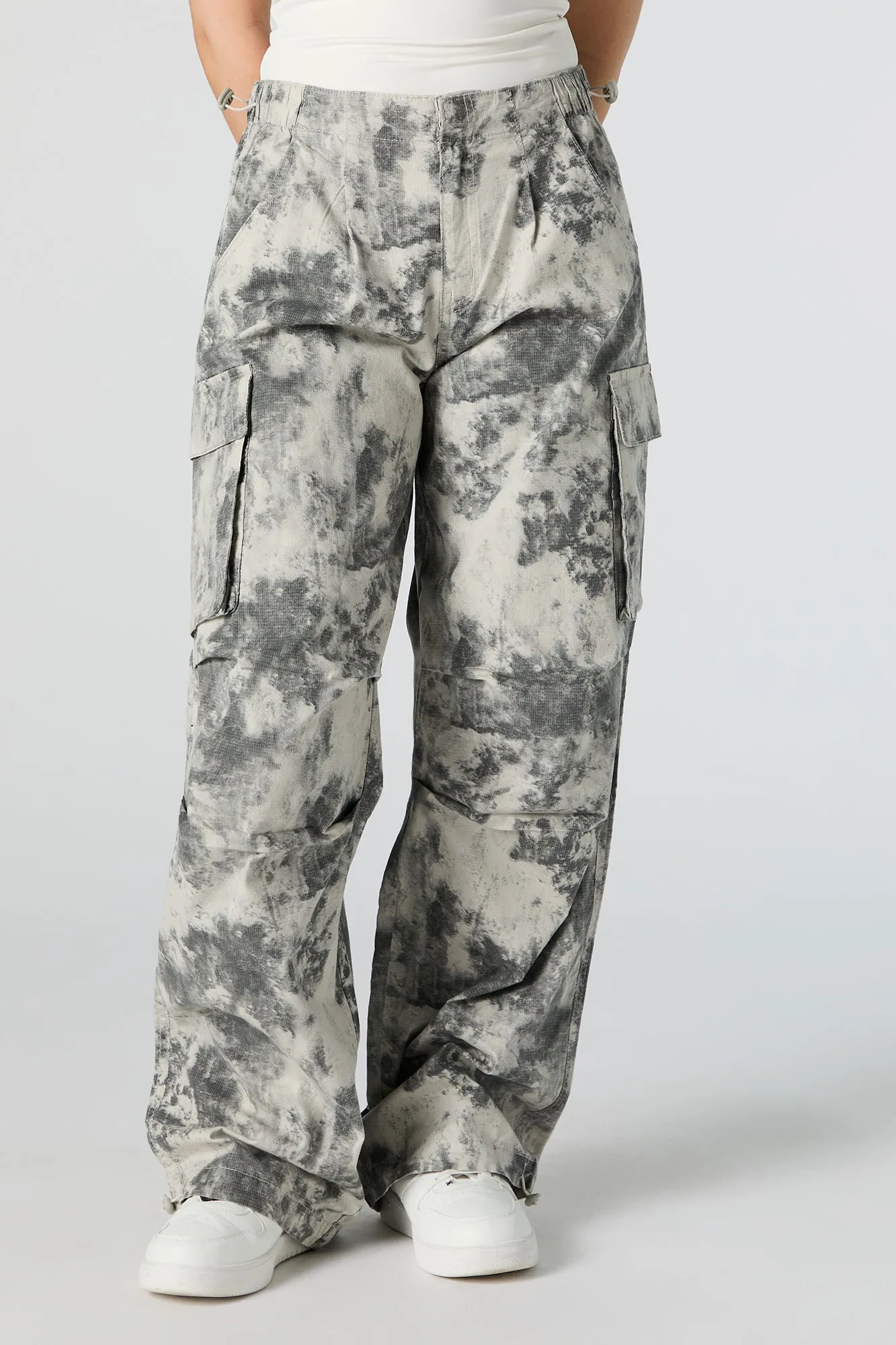 Pantalon cargo noué-teint avec barillets à l'ourlet sold by Urban Planet product image thumbnail 2