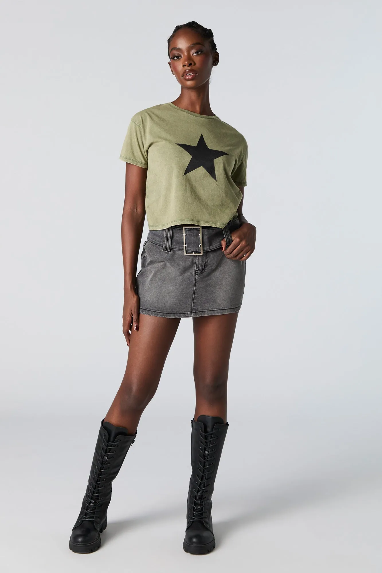Star Graphic Washed Cropped T-Shirt sold by Urban Planet product image thumbnail 3