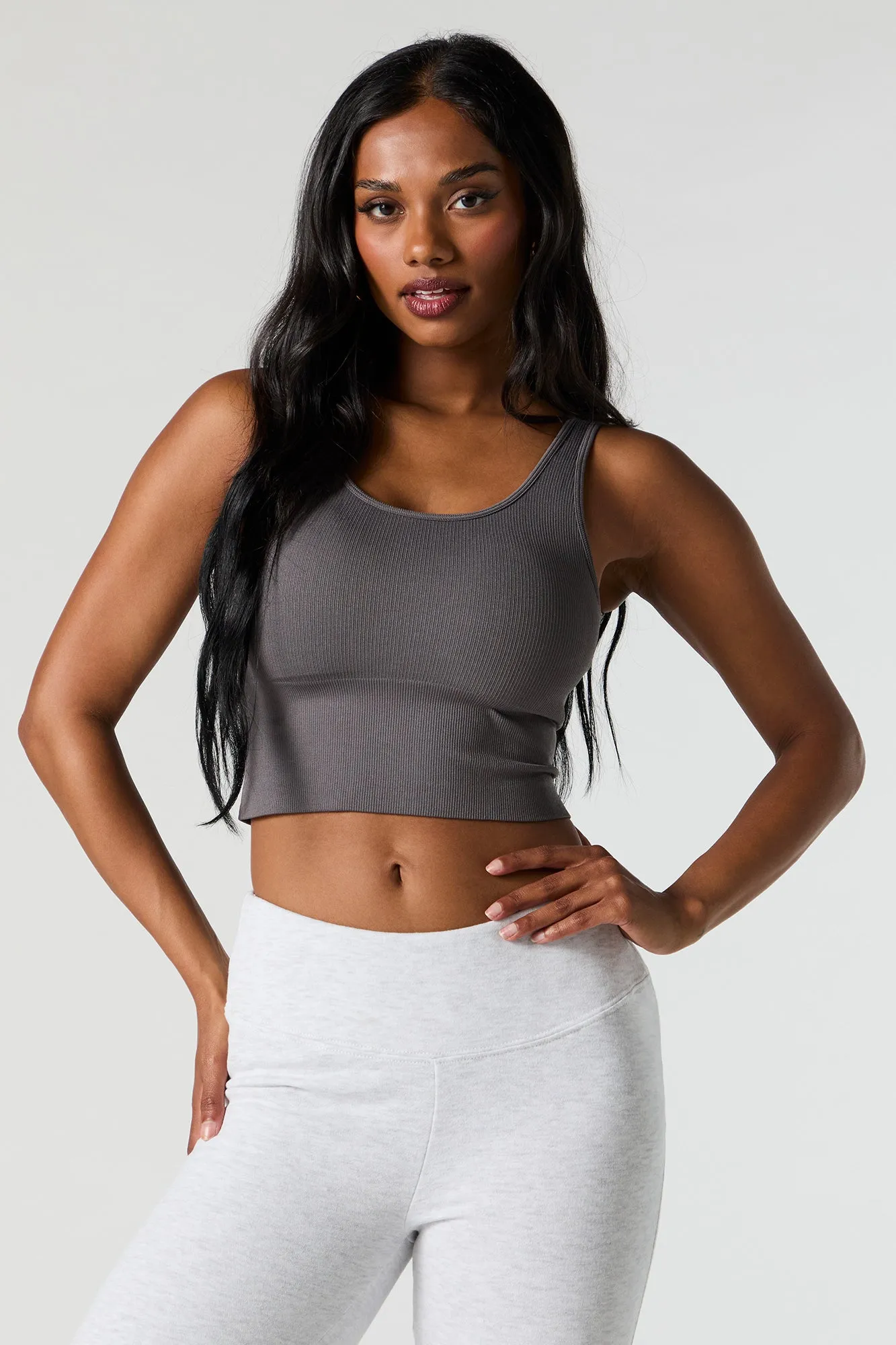 Camisole à soutien-gorge intégré écourtée côtelée sans couture sold by Urban Planet product image thumbnail 5