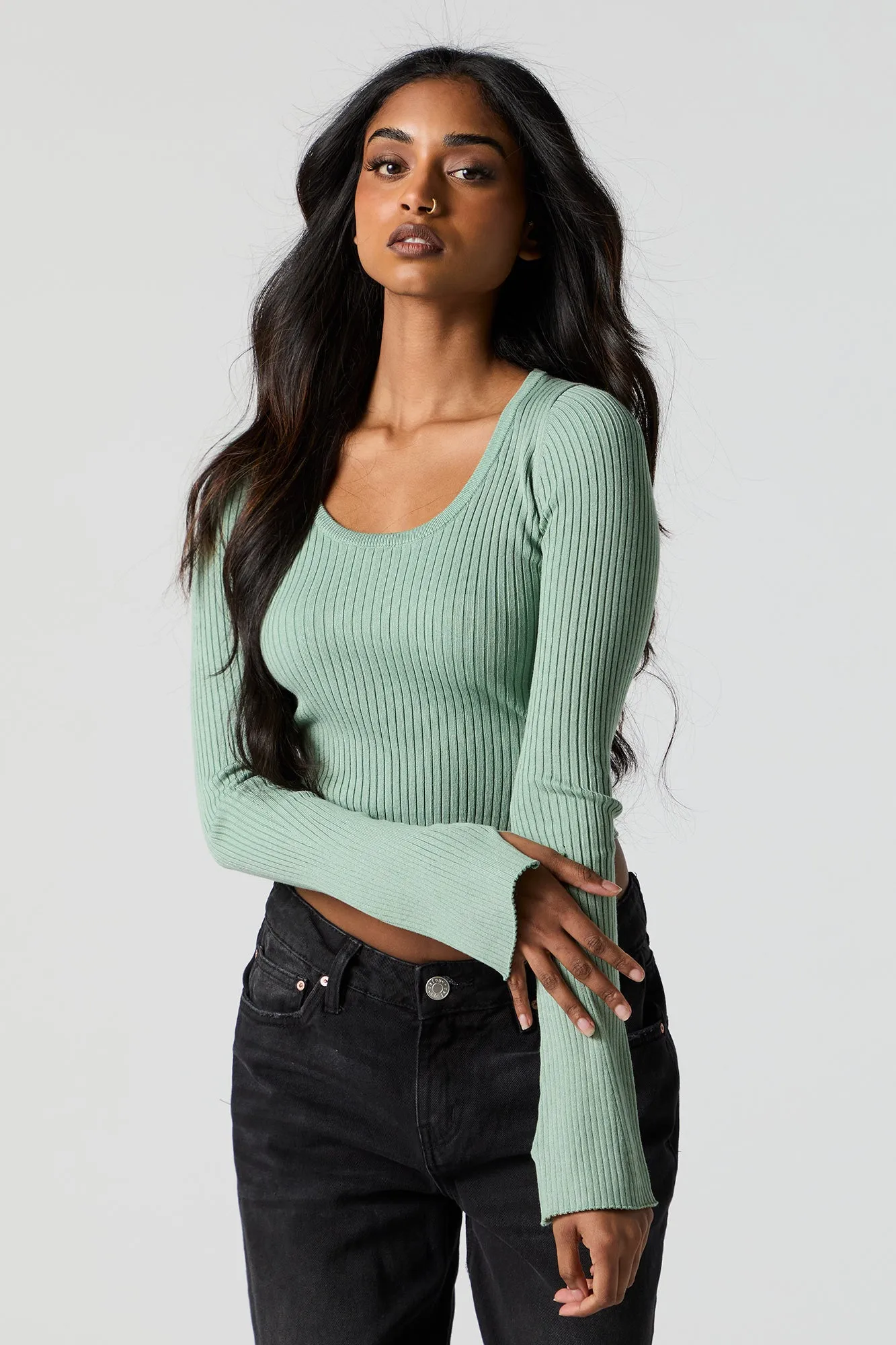 Chandail court en tricot côtelé avec encolure dégagée sold by Urban Planet