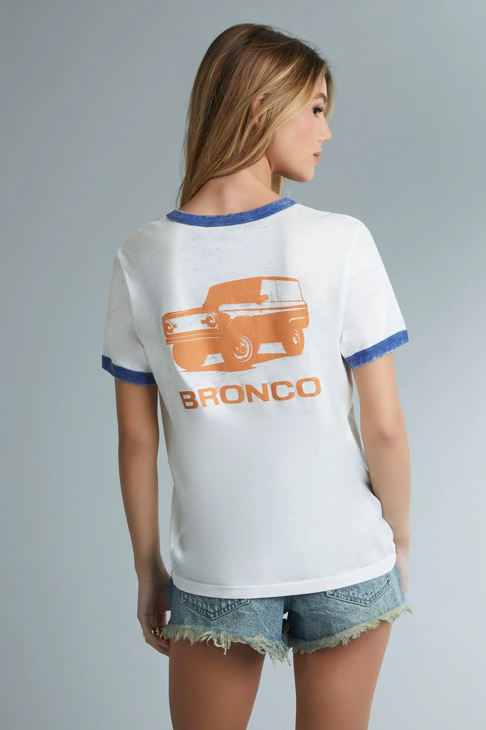 T-shirt à liséré contrastant avec imprimé Ford Bronco sold by Urban Planet product image thumbnail 3