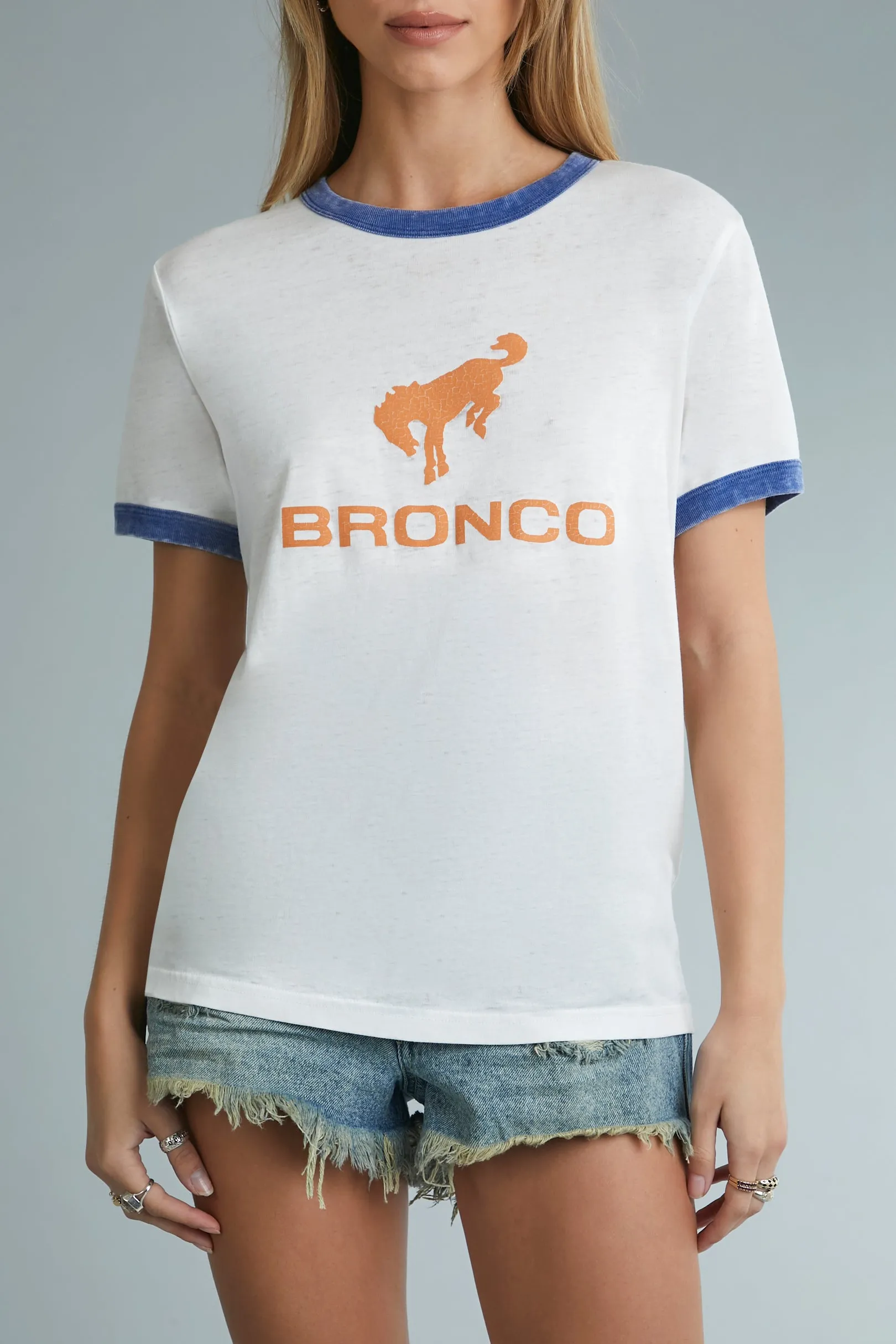 T-shirt à liséré contrastant avec imprimé Ford Bronco sold by Urban Planet product image thumbnail 2