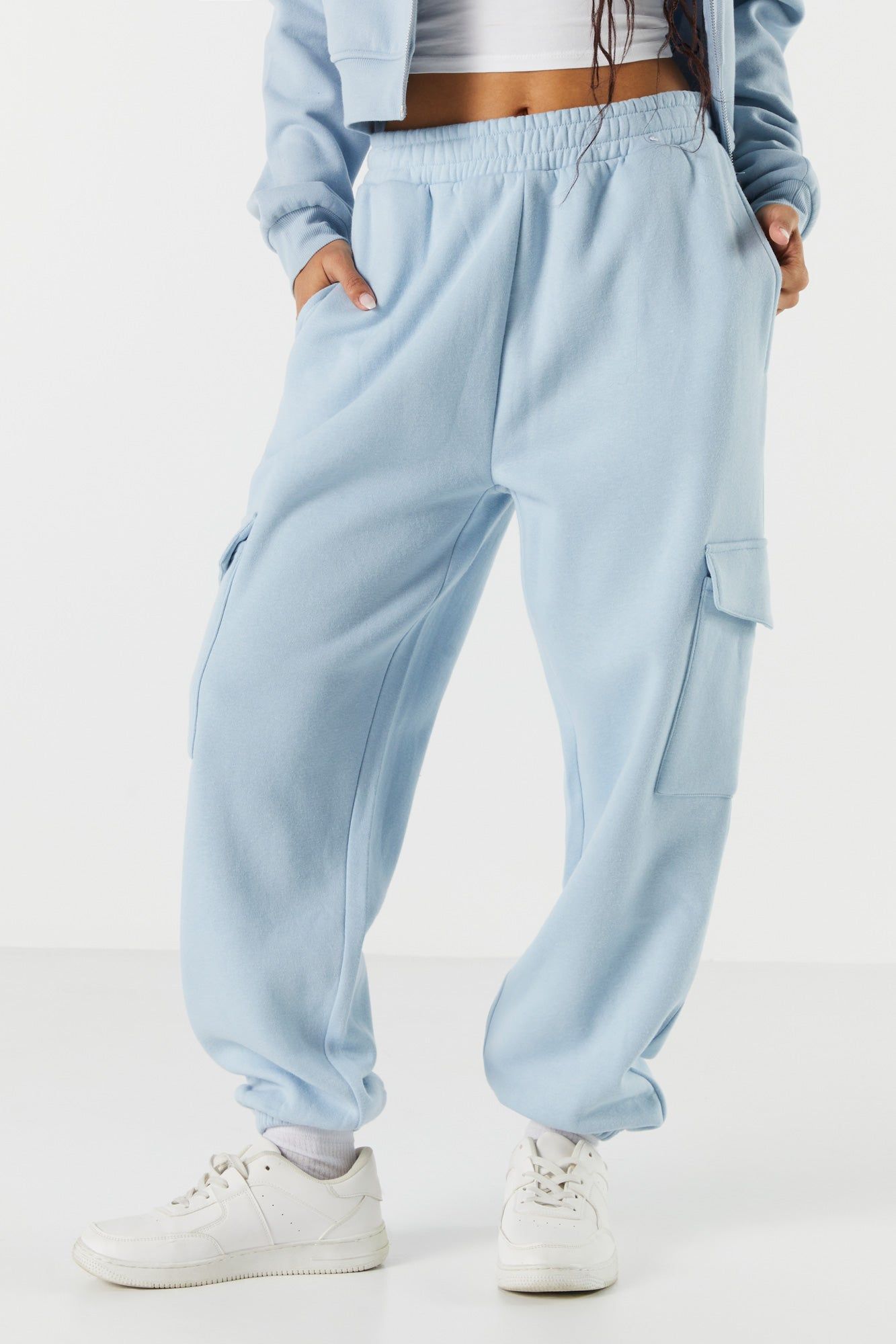 Pantalon en molleton de jogging cargo avec poches sold by Urban Planet product image thumbnail 8