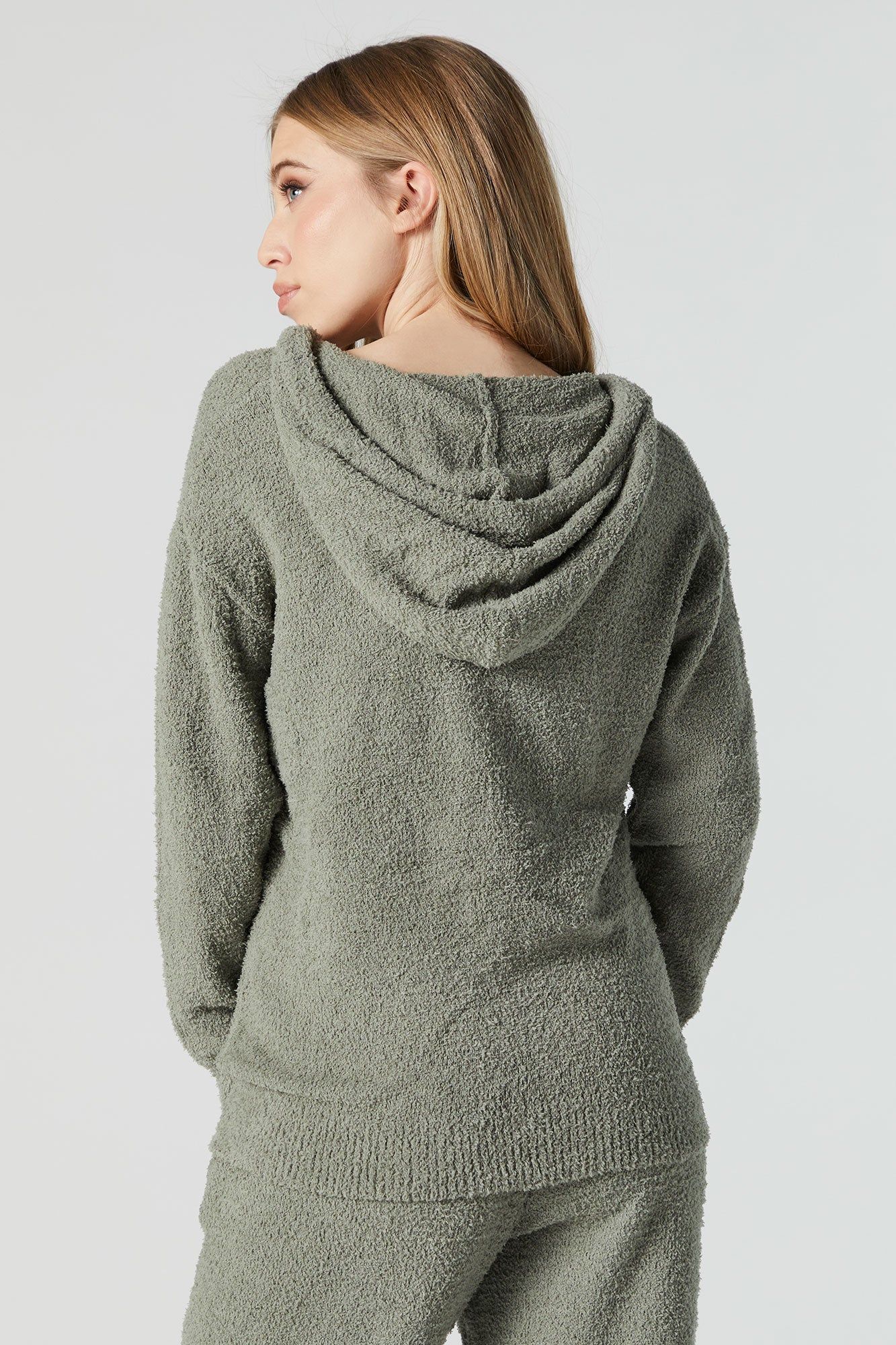 Haut à capuchon pelucheux avec fermeture à glissière sold by Urban Planet product image thumbnail 2