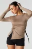 Haut profilé cintré asymétrique à manches longues sold by Urban Planet