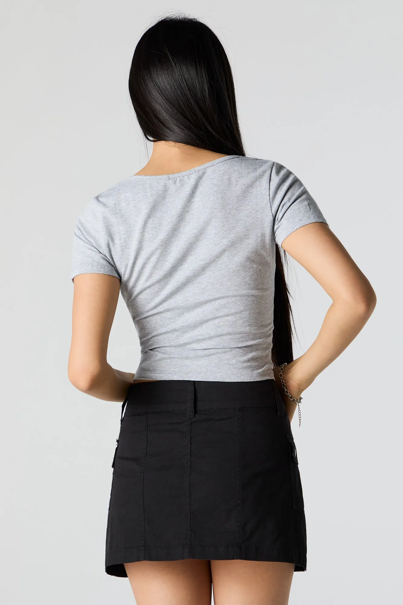 T-shirt avec agrafes et encolure en V sold by Urban Planet product image thumbnail 2