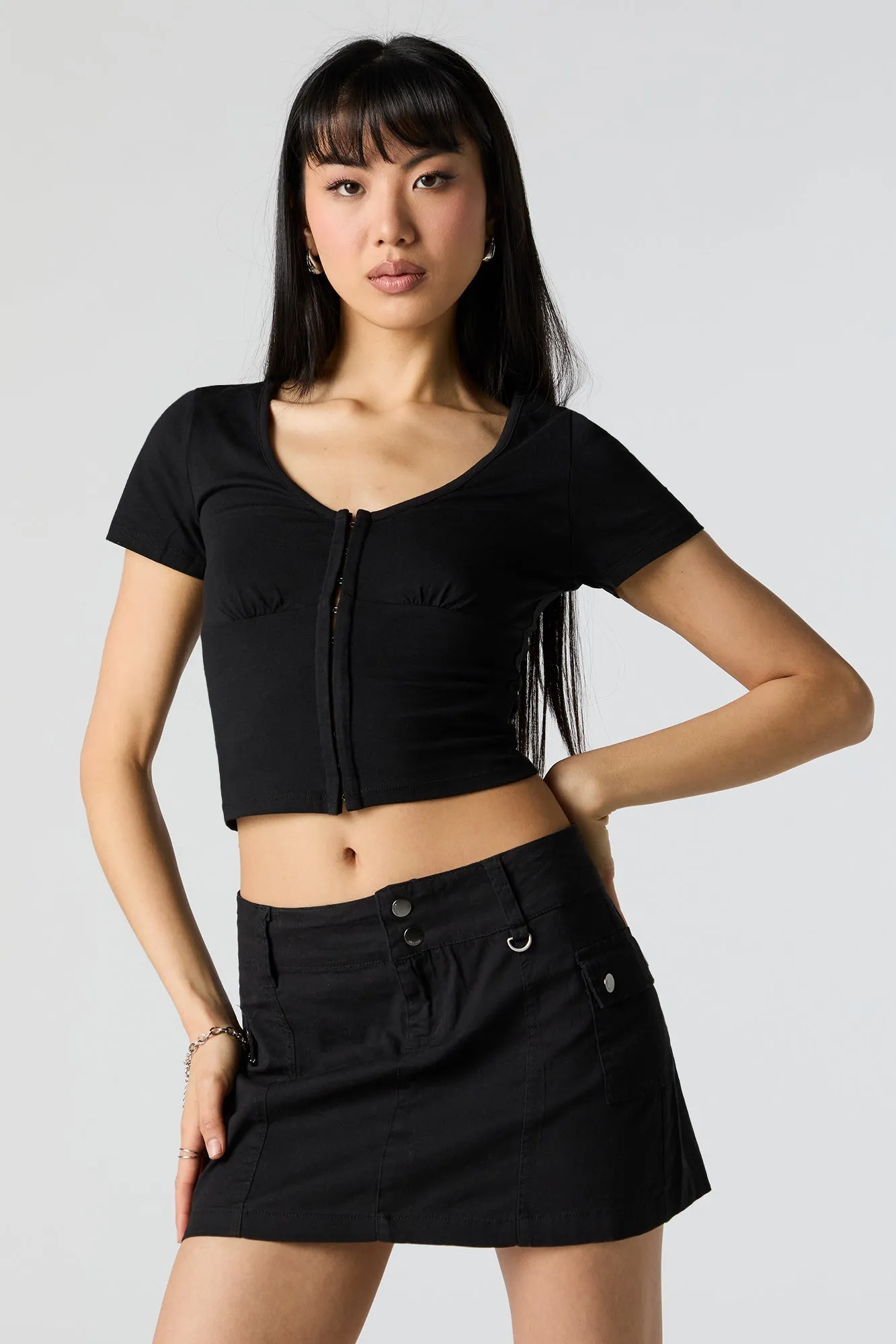 T-shirt avec agrafes et encolure en V sold by Urban Planet product image thumbnail 5