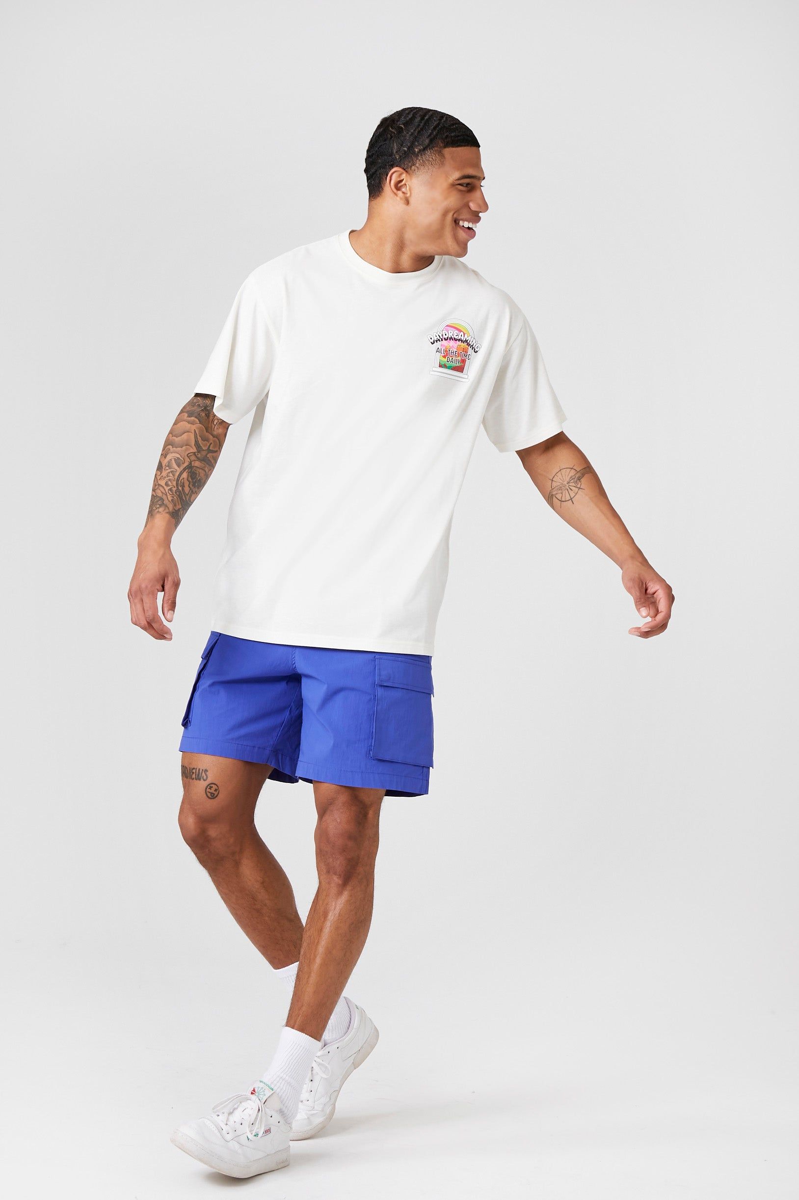 T-shirt à imprimé Daydreaming sold by Urban Planet product image thumbnail 5