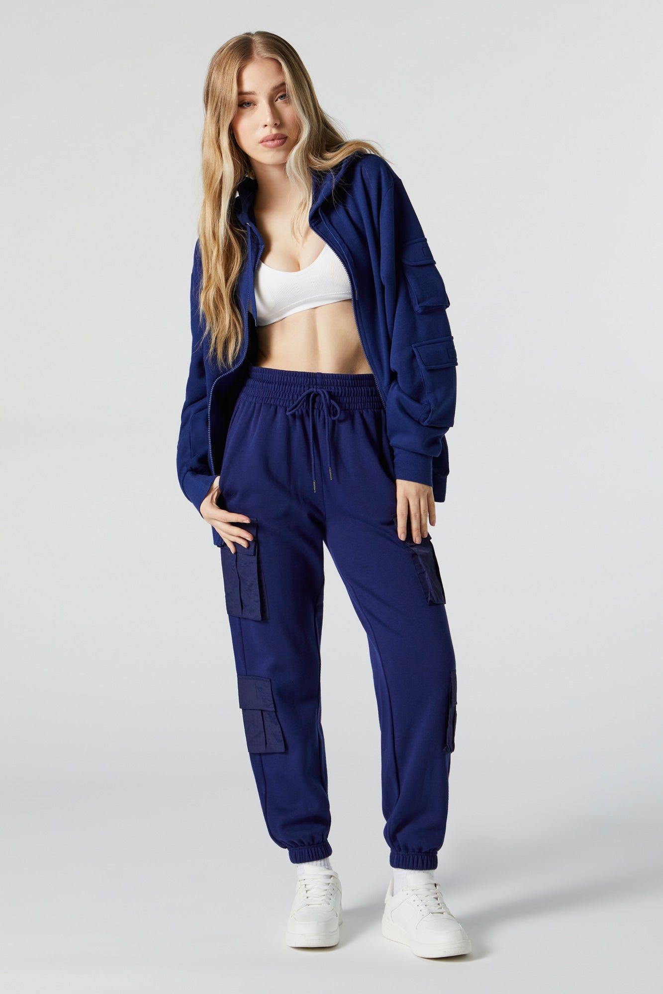 Jogger cargo en moleton sold by Urban Planet