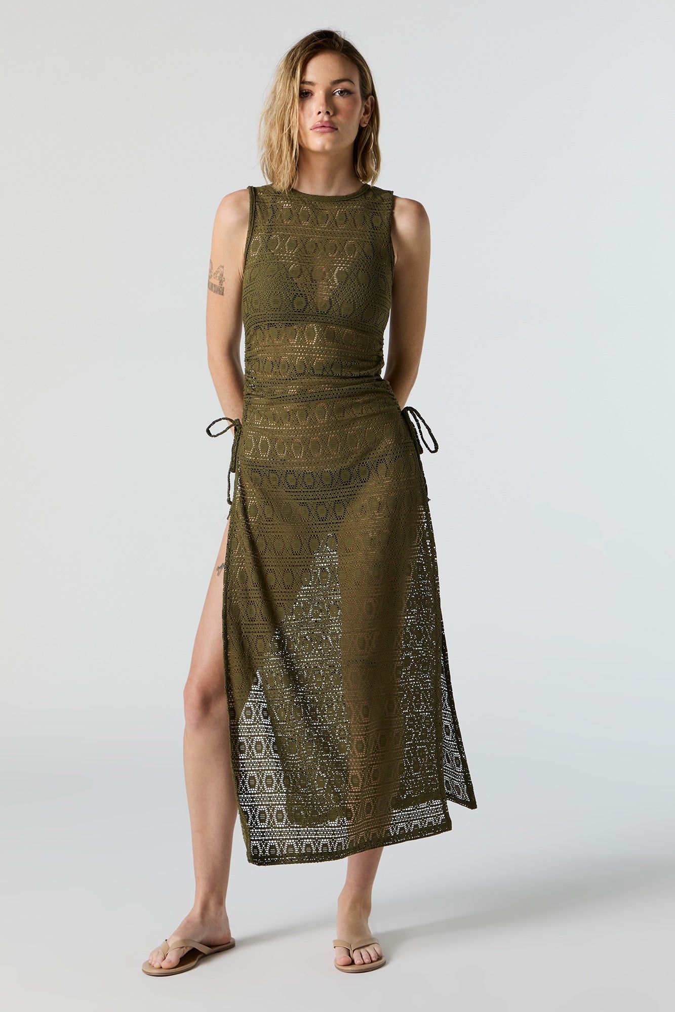 Robe cache-maillot crochetée et ruchée sold by Urban Planet