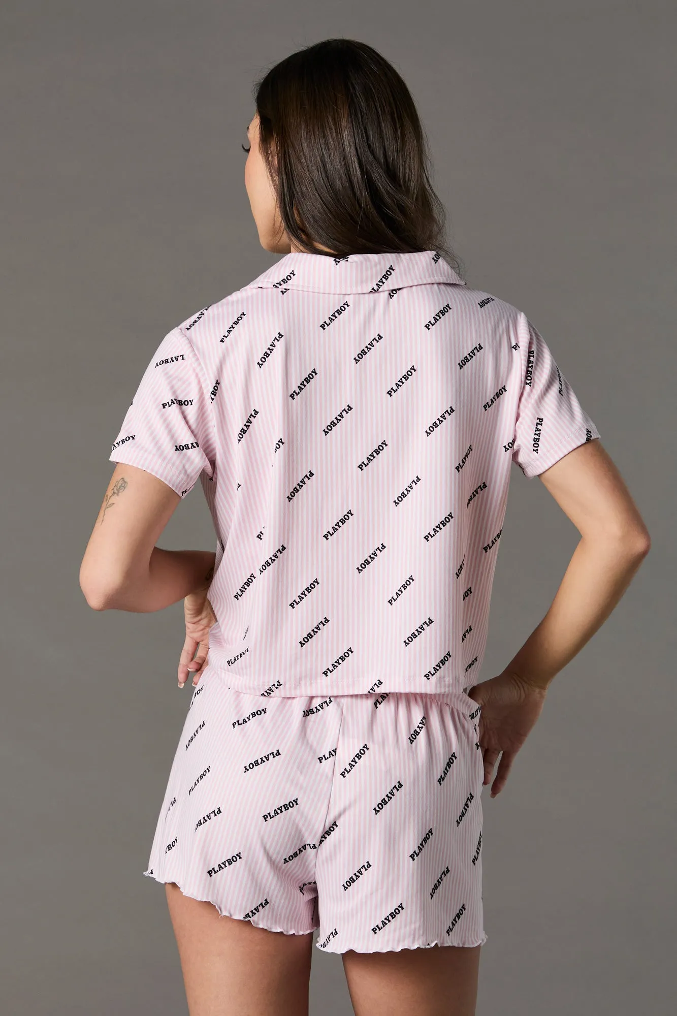 Ensemble pyjama avec haut boutonné rayé et short à imprimé Playboy sold by Urban Planet product image thumbnail 2