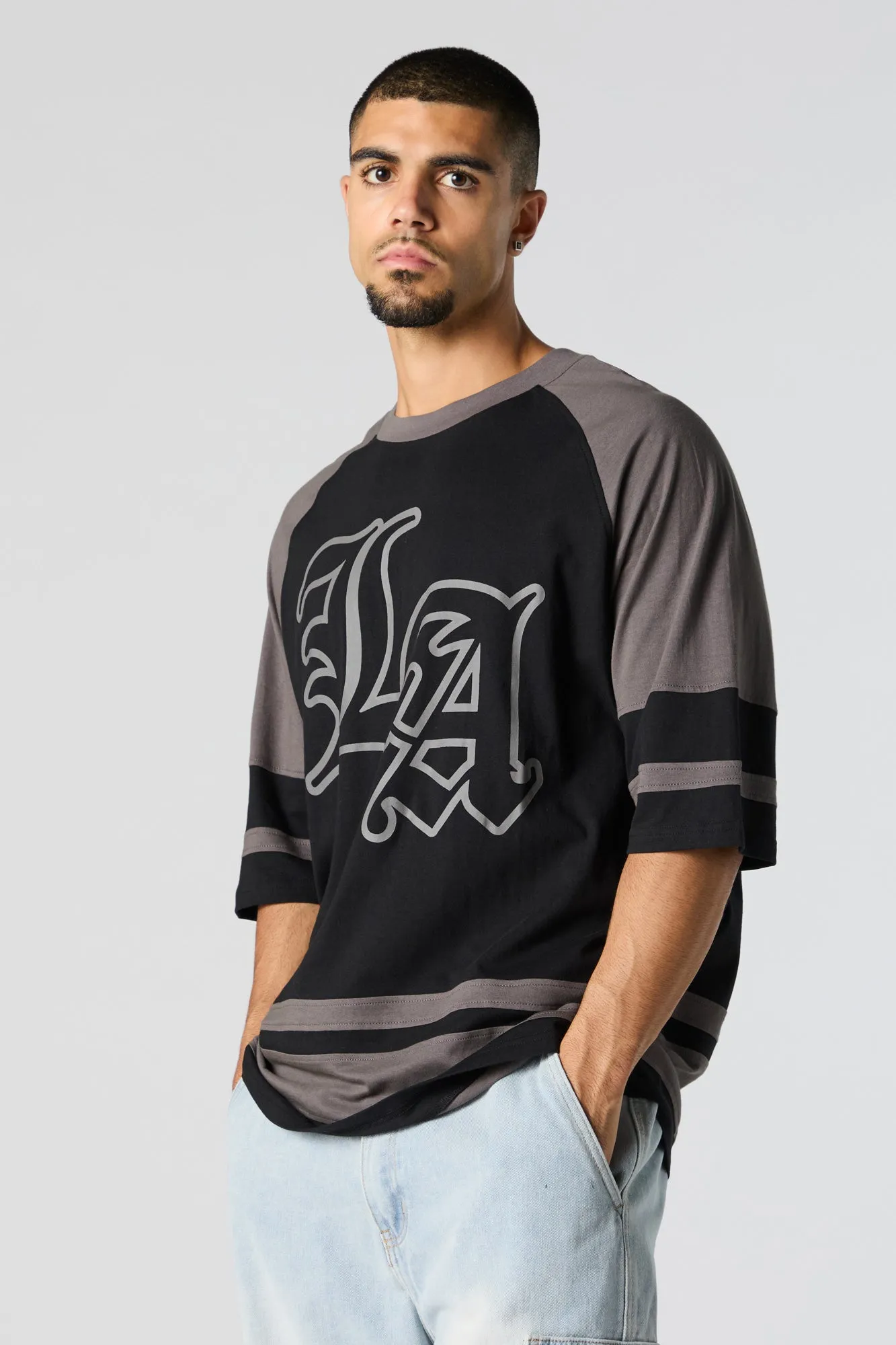 T-shirt décontracté avec blocs de couleurs et imprimé LA sold by Urban Planet