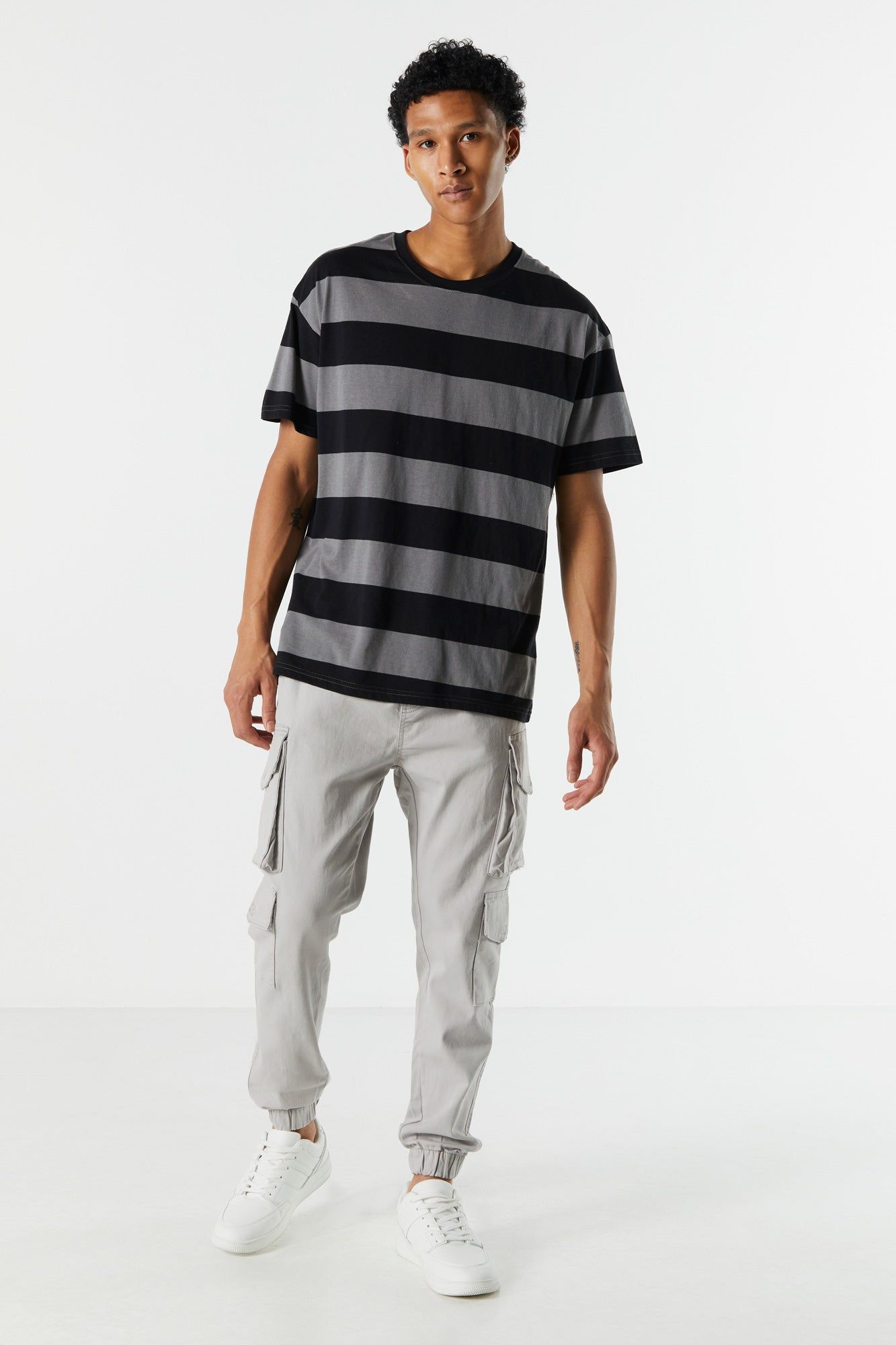 Pantalon de jogging cargo avec poches multiples sold by Urban Planet product image thumbnail 9