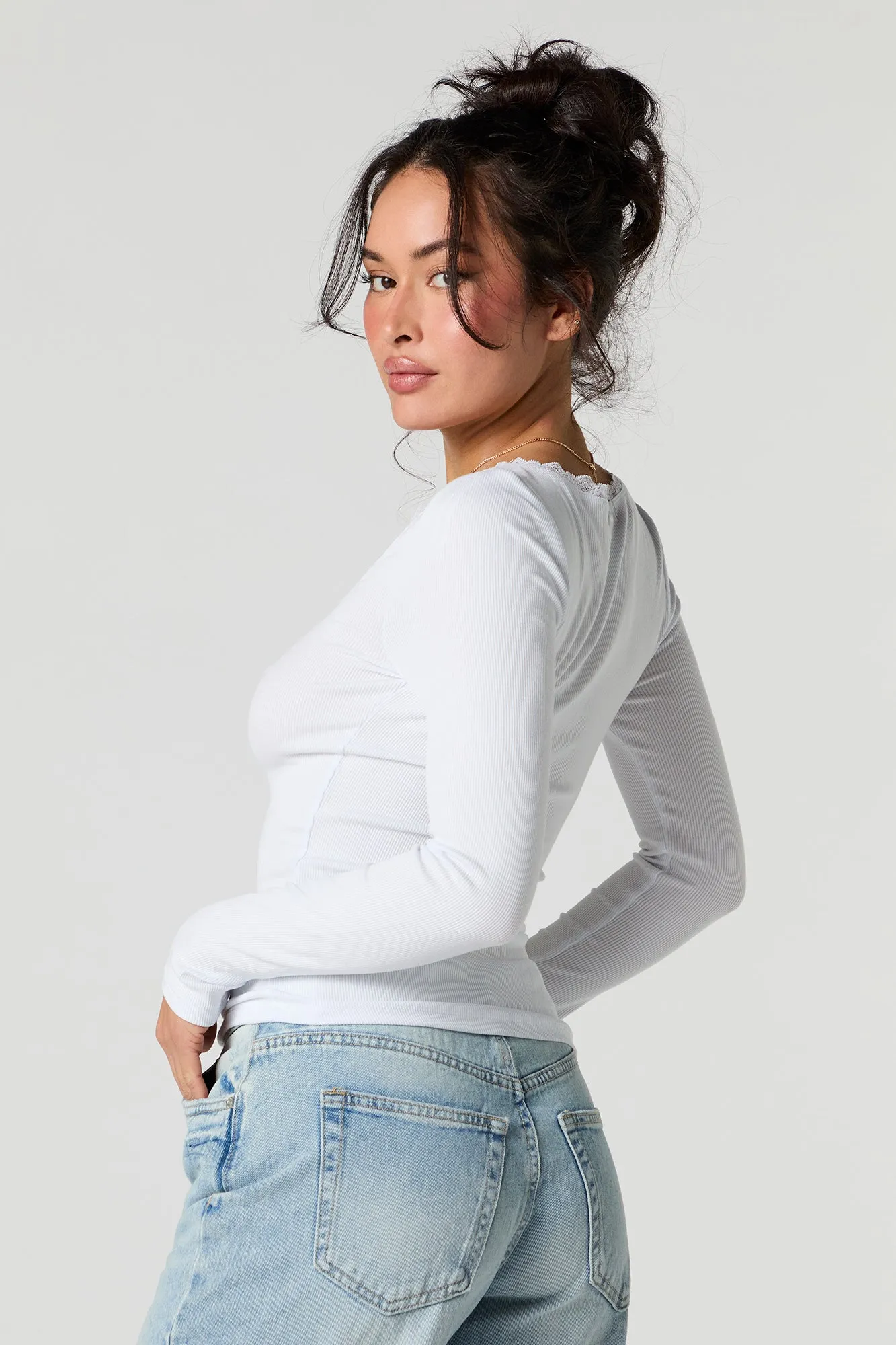 Haut côtelé à manches longues avec encolure dégagée et liséré de dentelle sold by Urban Planet product image thumbnail 5