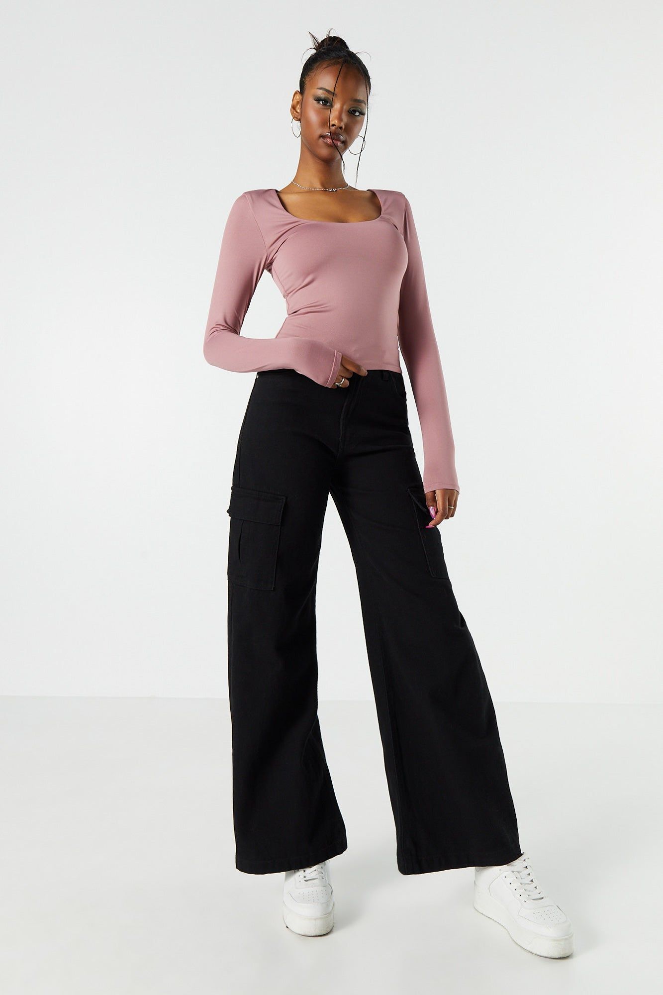 Haut profilé à manches longues avec encolure arrondie sold by Urban Planet product image thumbnail 6