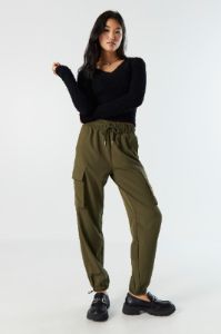 Jogger coupe-vent de style Cargo sold by Urban Planet