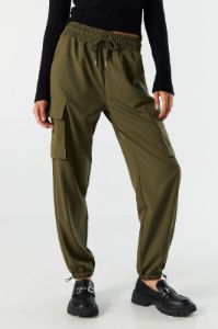 Jogger coupe-vent de style Cargo sold by Urban Planet