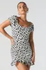 Minirobe fleurie smockée au dos sold by Urban Planet