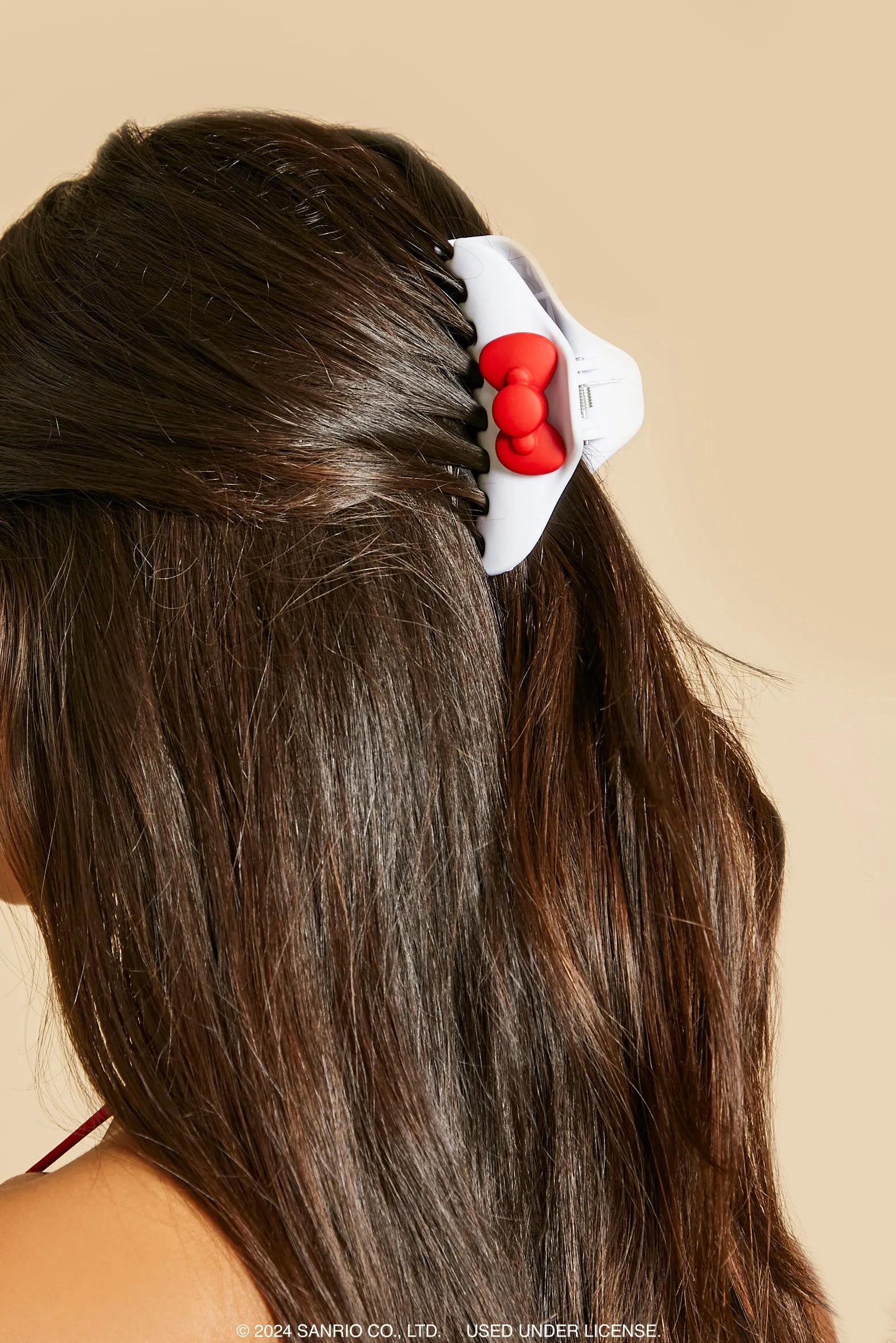 Hello Kitty Bow Claw Hair Clip sold by Urban Planet product image thumbnail 3