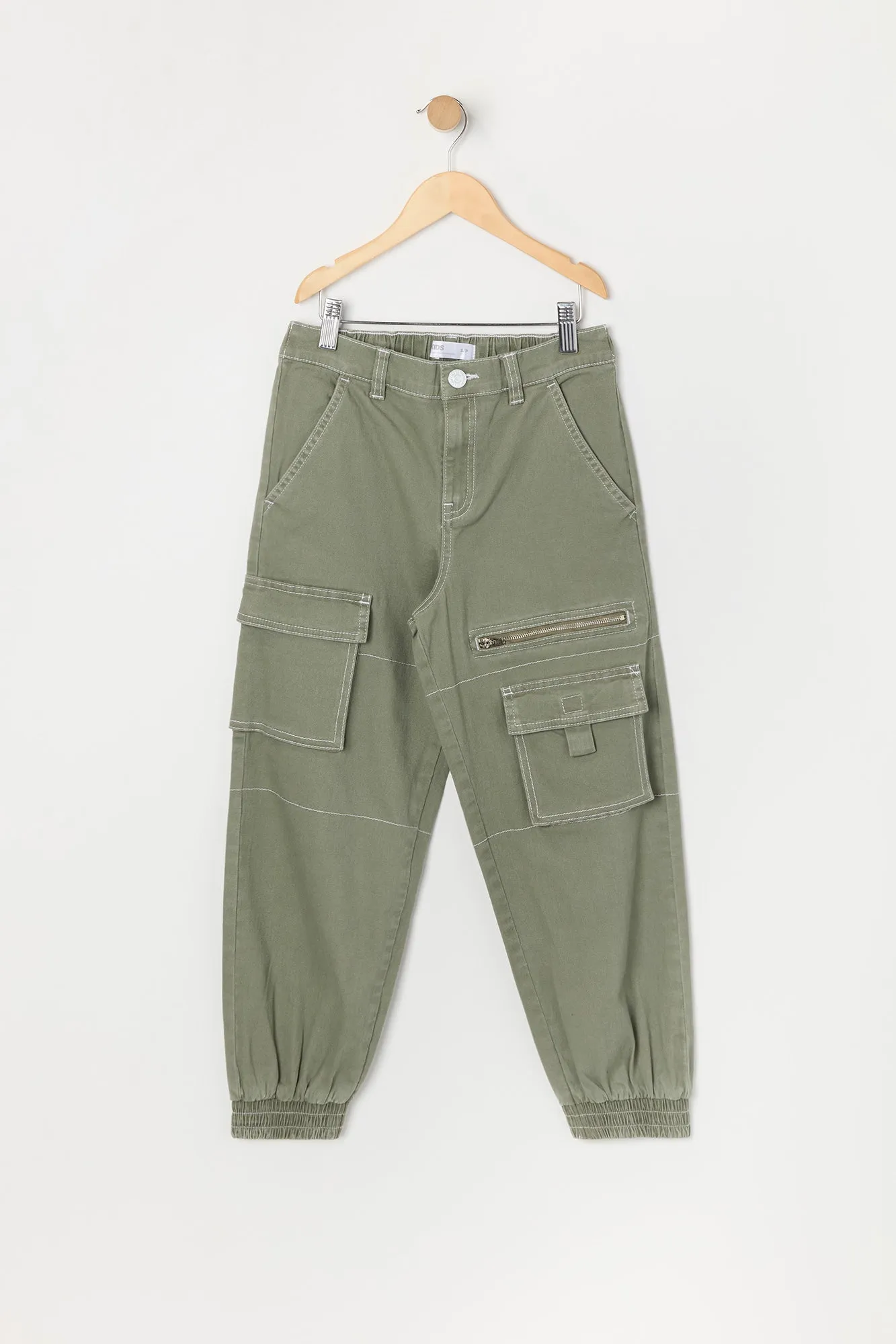 Jogger cargo à surpiqûres contrastantes avec fermeture à glissière pour fille sold by Urban Planet